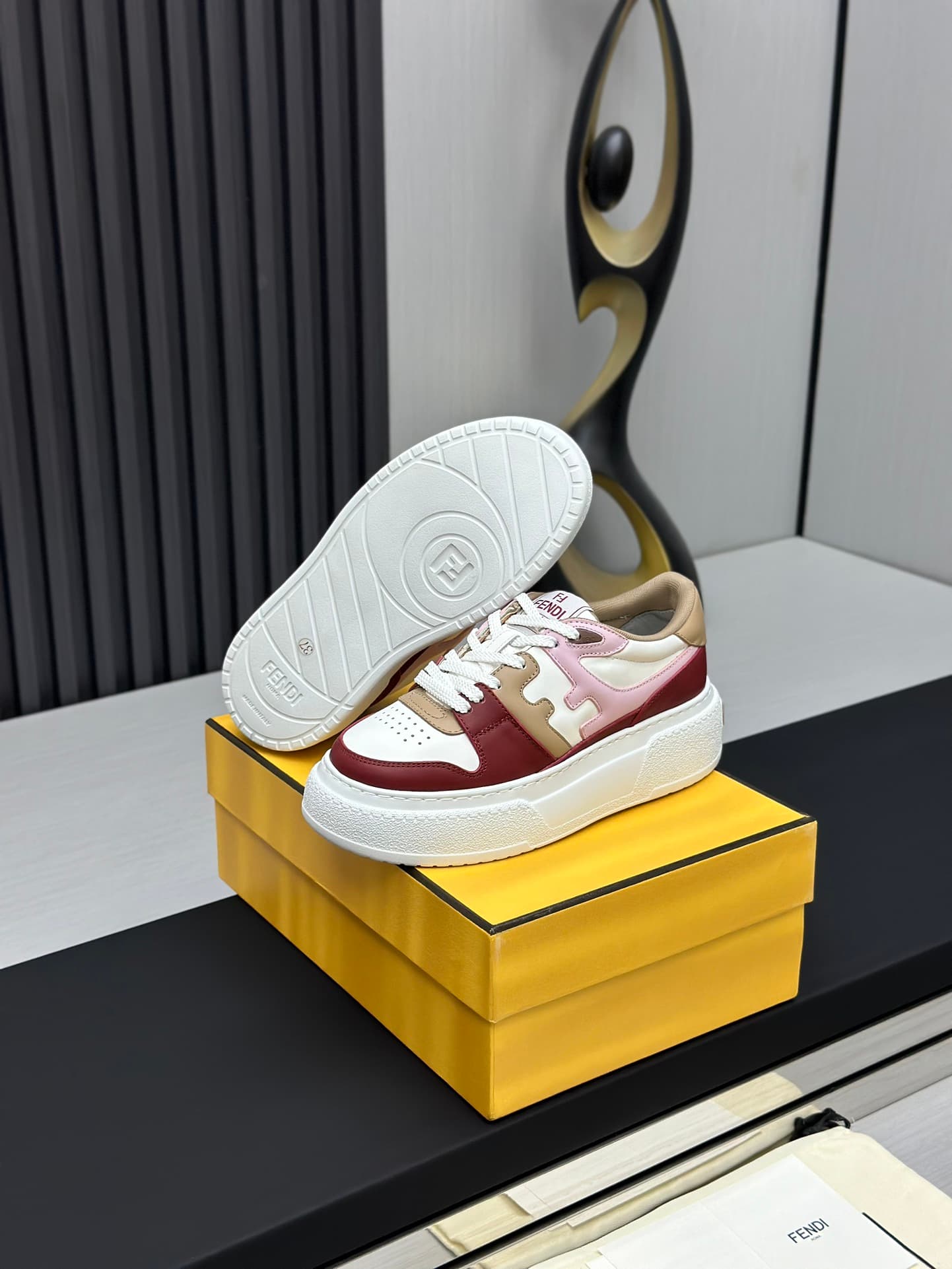 D8904 Running distance factory price 💰 Fendi 24ss thick sole match series, couple model, casual and sports shoes — image 6