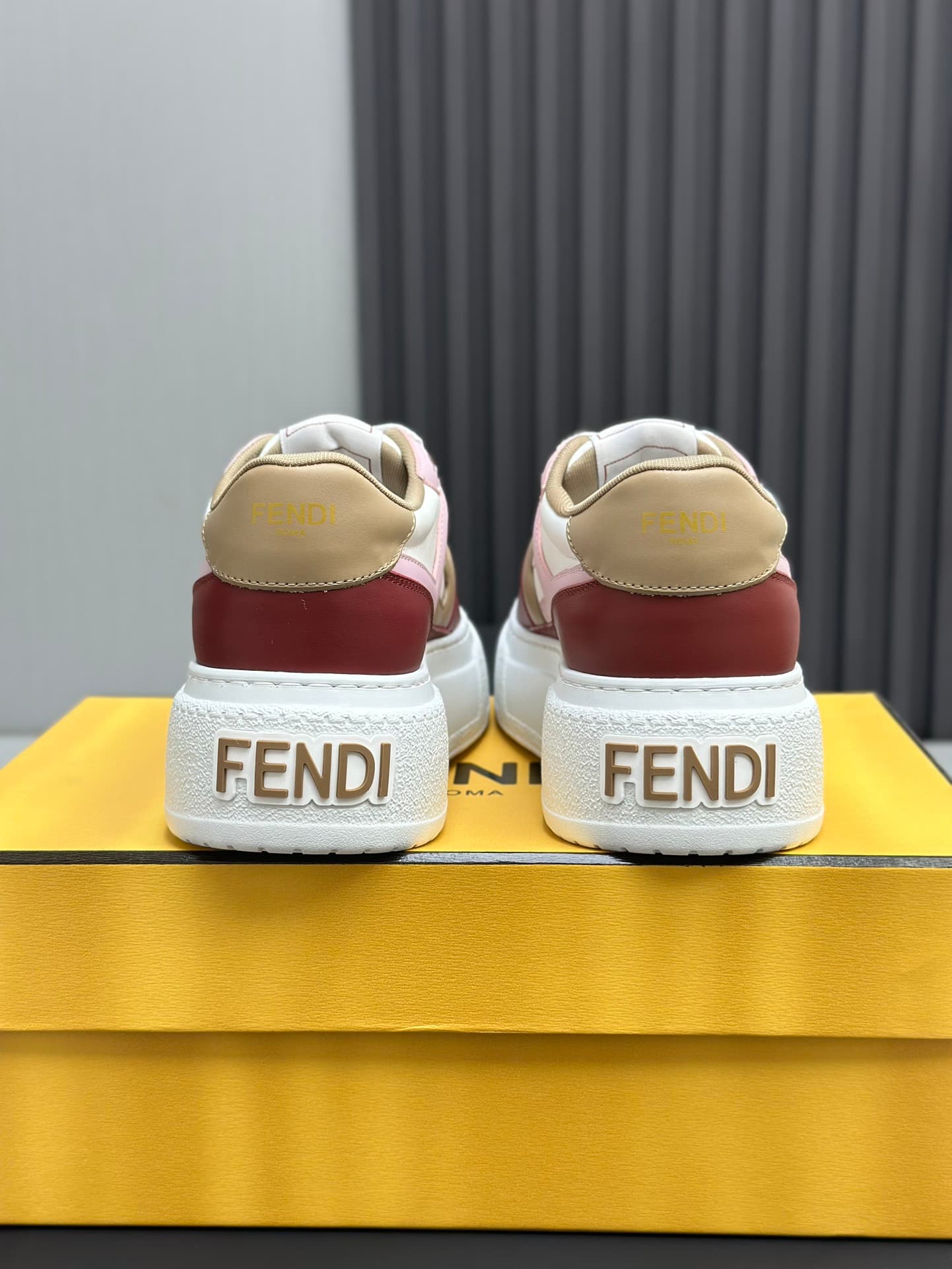 D8904 Running distance factory price 💰 Fendi 24ss thick sole match series, couple model, casual and sports shoes — image 7
