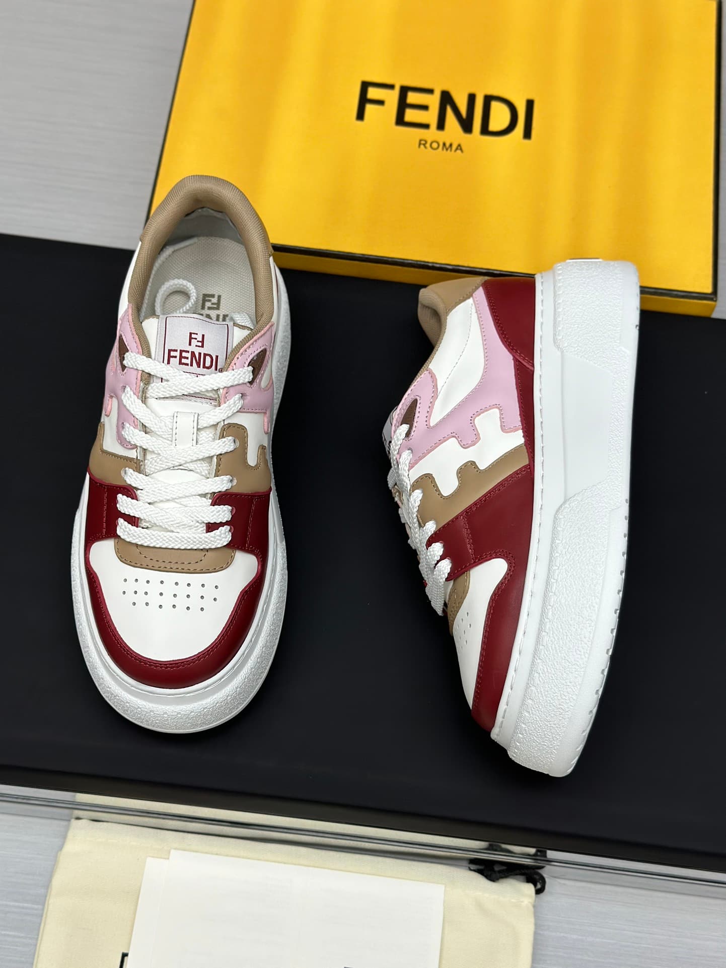 D8904 Running distance factory price 💰 Fendi 24ss thick sole match series, couple model, casual and sports shoes — image 8