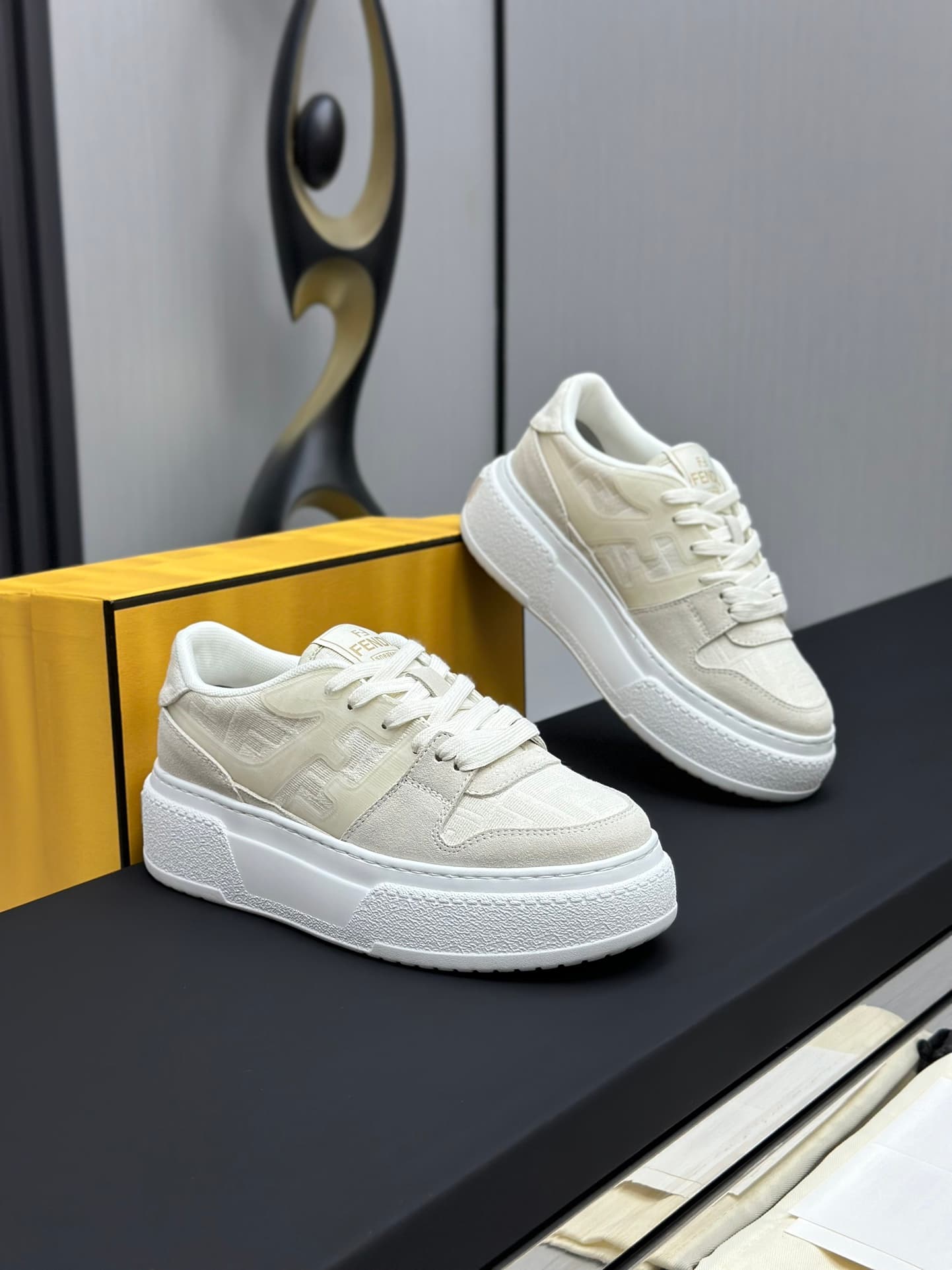 D8906 Running distance factory price 💰 Fendi 24ss thick heel match series, couple style, casual, sport shoes — image 3