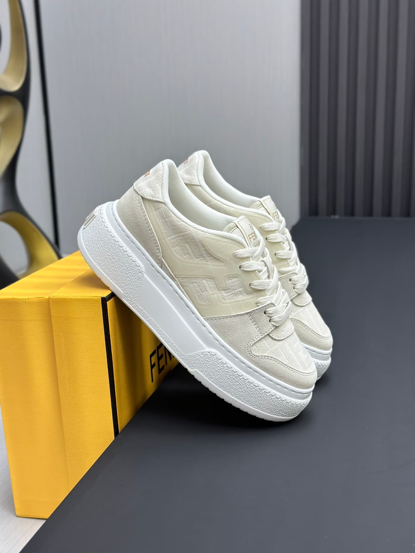 D8906 Running distance factory price 💰 Fendi 24ss thick heel match series, couple style, casual, sport shoes — image 4