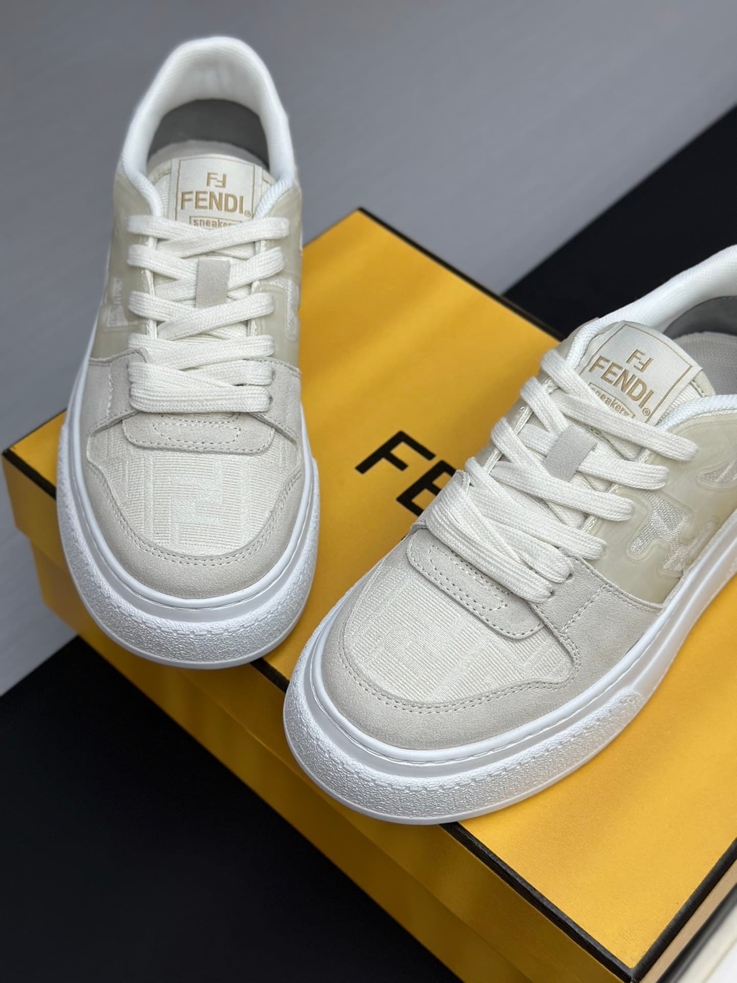 D8906 Running distance factory price 💰 Fendi 24ss thick heel match series, couple style, casual, sport shoes — image 5