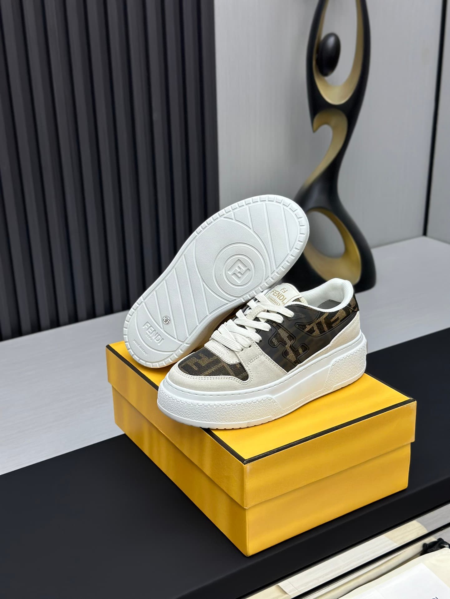 D8905 Running distance retail price💰 Fendi 24ss thick sole match series, couple style, casual, sports shoes — image 6
