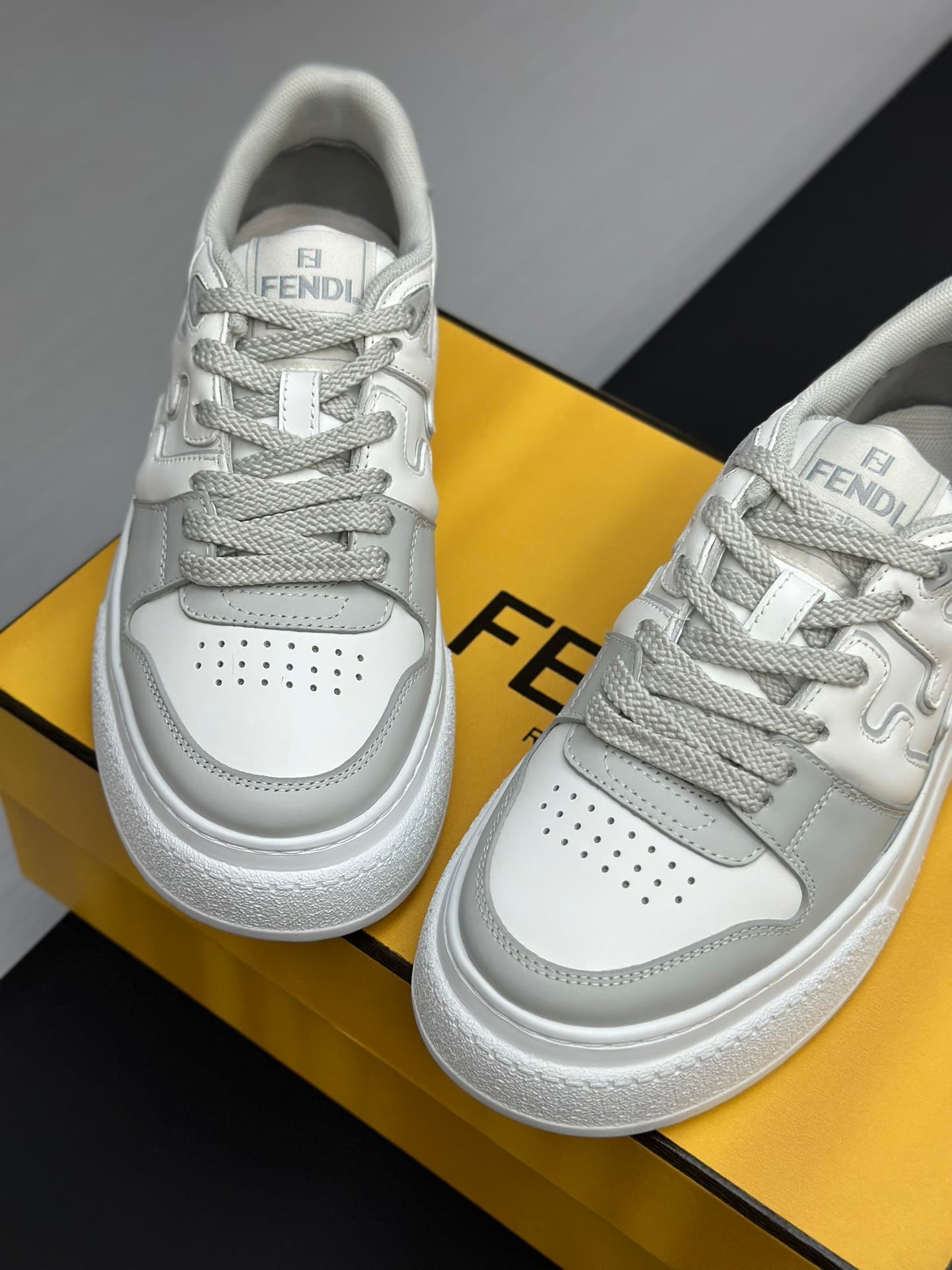 D8903 Running distance factory price 💰 Fendi 24ss thick heel match series, couple style, casual, sport shoes — image 5