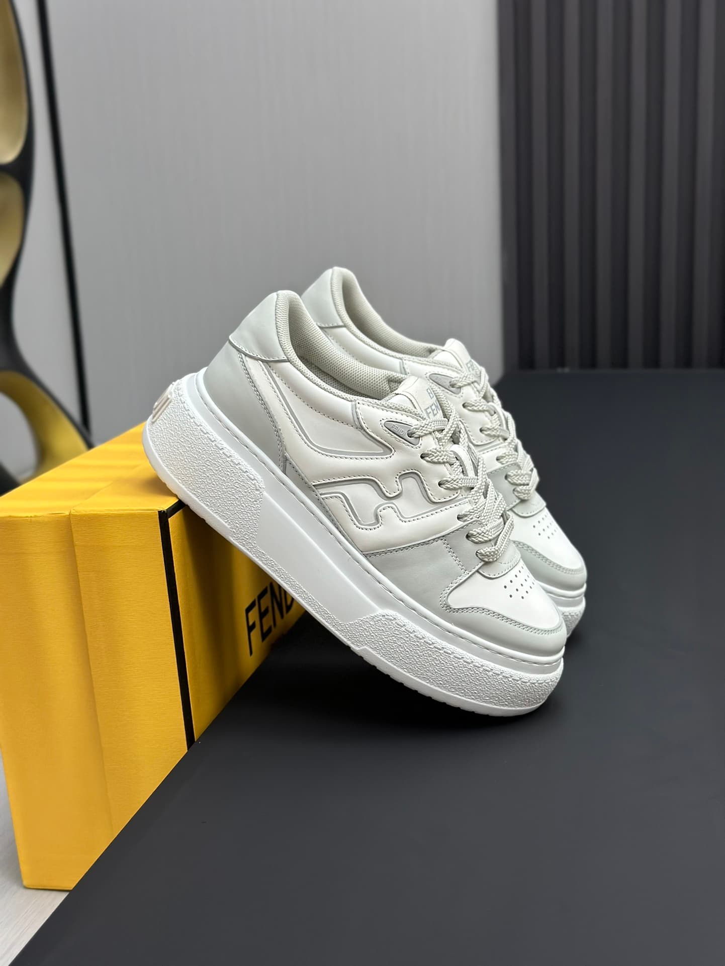 D8903 Running distance factory price 💰 Fendi 24ss thick heel match series, couple style, casual, sport shoes — image 4