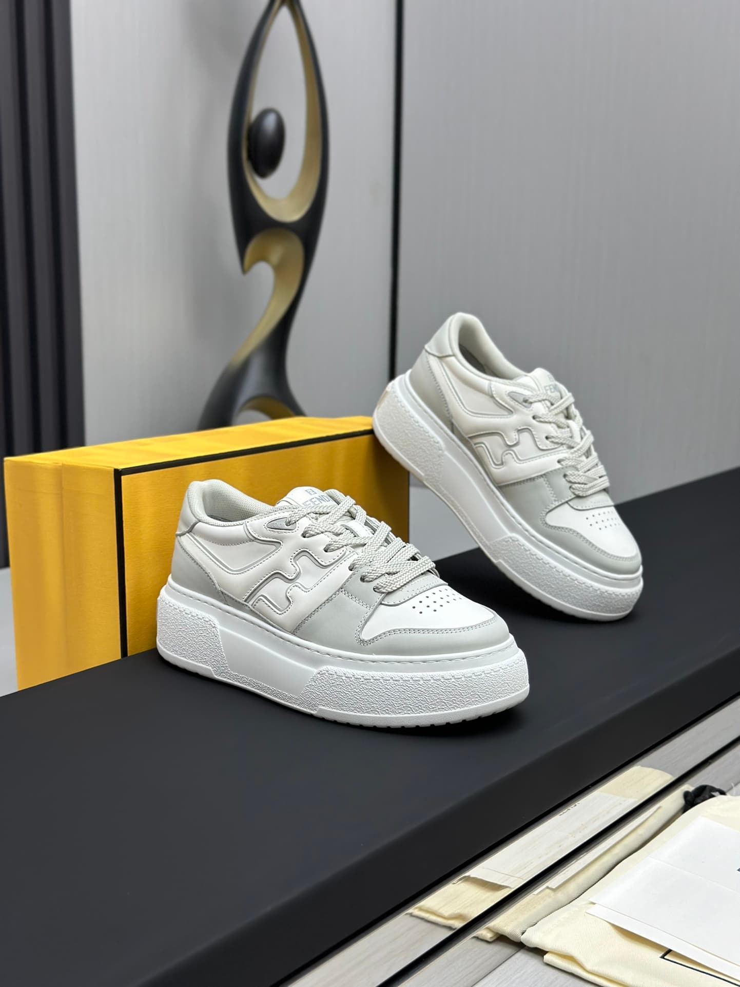 D8903 Running distance factory price 💰 Fendi 24ss thick heel match series, couple style, casual, sport shoes — image 3