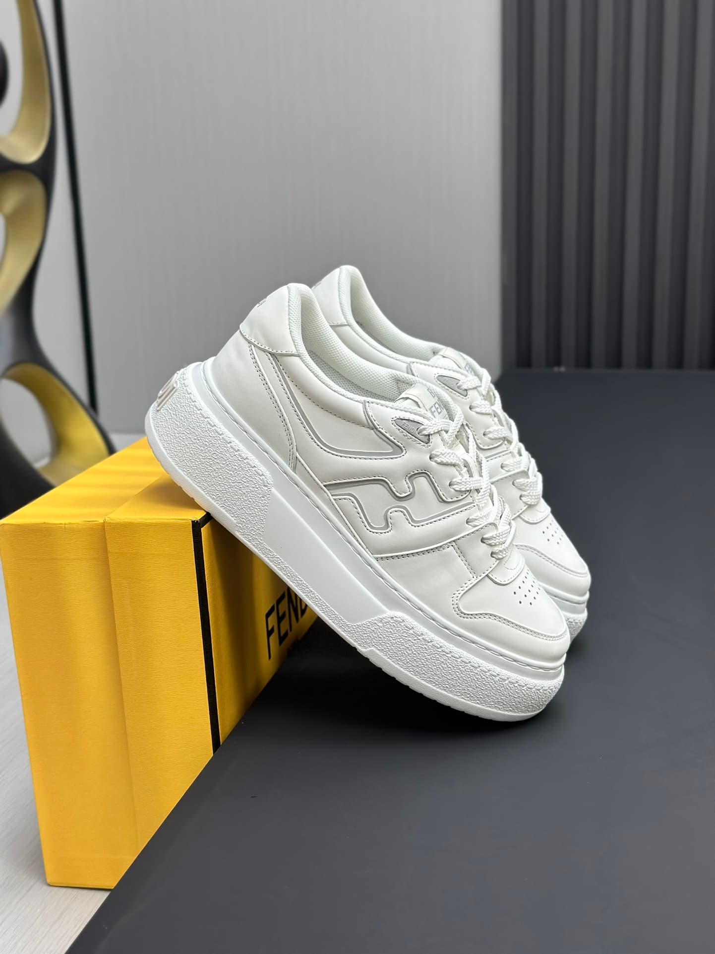 D8902 Running distance factory price 💰 Fendi 24ss thick heel match series, couple style, casual, sports shoes — image 4
