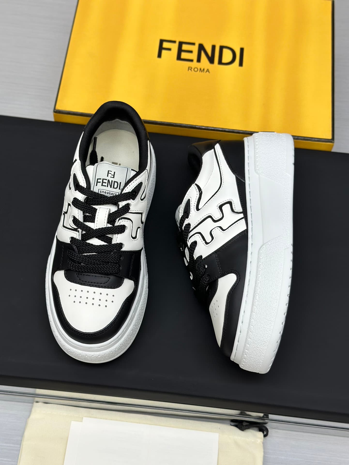 D8901 Running distance factory price 💰 Fendi 24ss thick heel match series, pair of shoes for casual and sports use — image 7