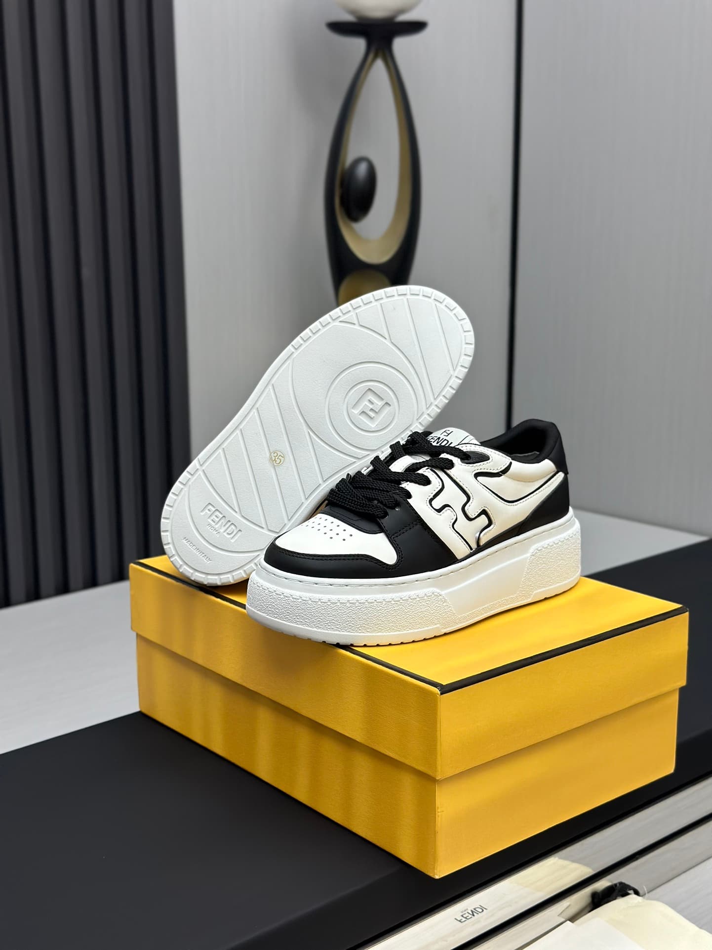 D8901 Running distance factory price 💰 Fendi 24ss thick heel match series, pair of shoes for casual and sports use — image 6