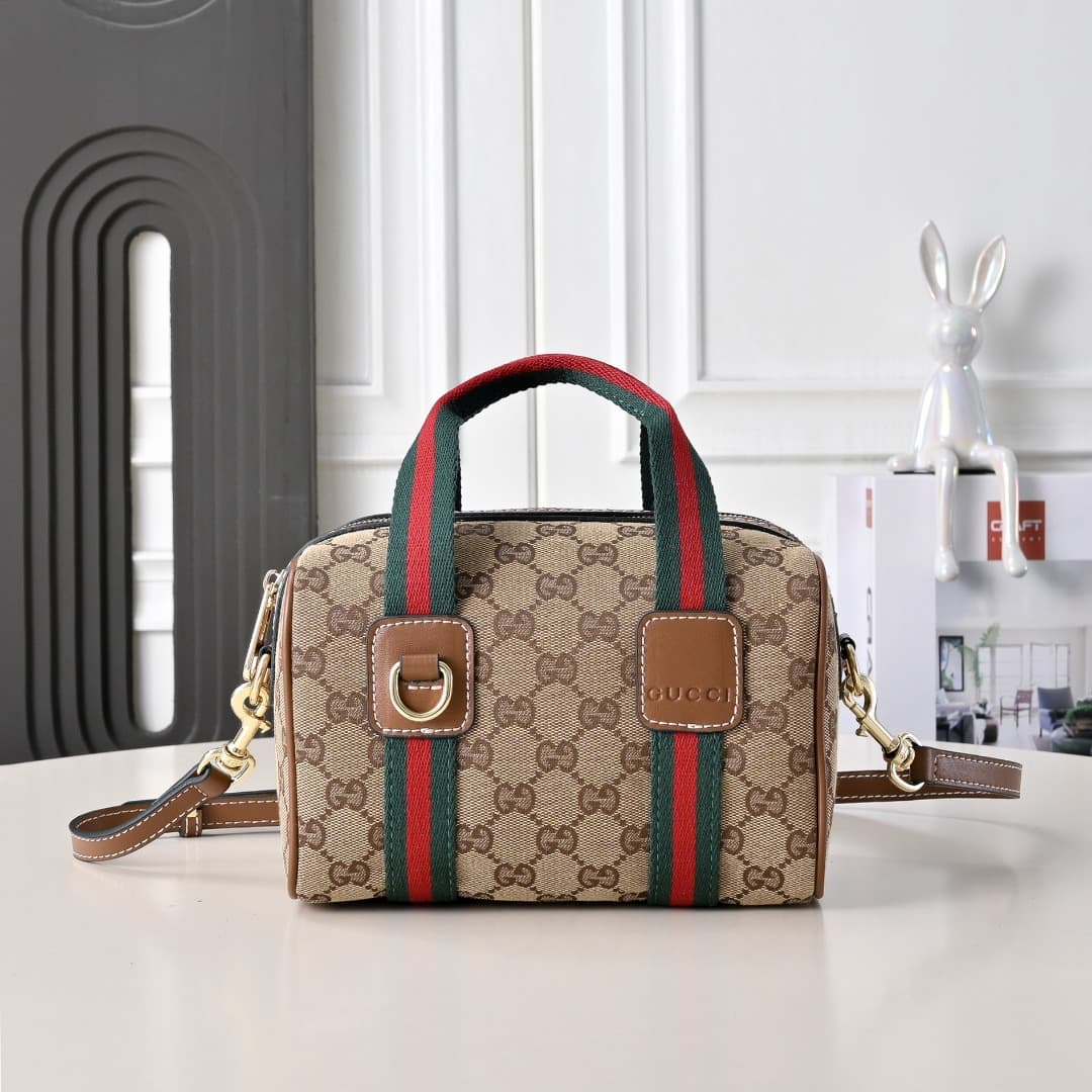 C3890 [Factory Direct Sale] Upgraded version. Inspired by Gucci’s iconic travel bag design, the brand has introduced the Mini GG handbag. This handbag is made from soft GG monogram canvas, with Web strap handles and a detachable shoulder strap. It reimagi — image 1