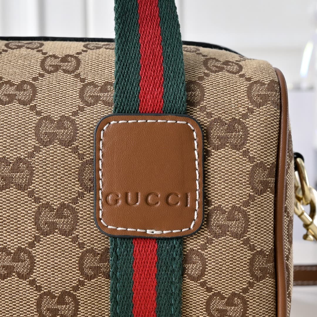 C3890 [Factory Direct Sale] Upgraded version. Inspired by Gucci’s iconic travel bag design, the brand has introduced the Mini GG handbag. This handbag is made from soft GG monogram canvas, with Web strap handles and a detachable shoulder strap. It reimagi — image 5