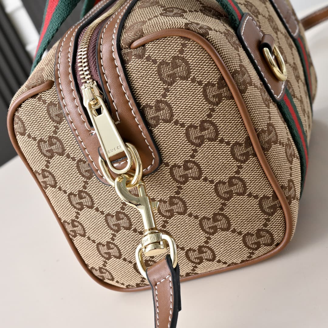 C3890 [Factory Direct Sale] Upgraded version. Inspired by Gucci’s iconic travel bag design, the brand has introduced the Mini GG handbag. This handbag is made from soft GG monogram canvas, with Web strap handles and a detachable shoulder strap. It reimagi — image 7