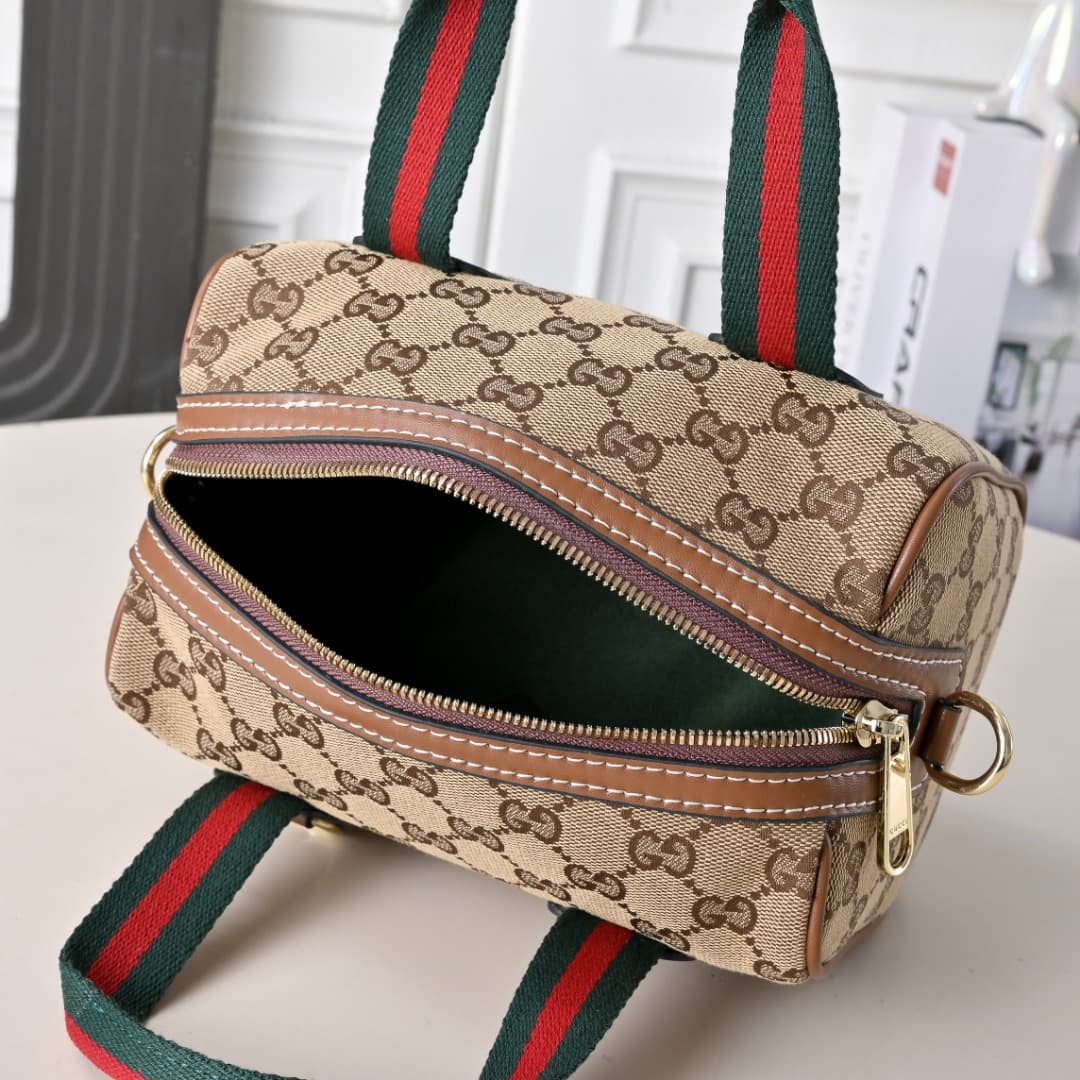 C3890 [Factory Direct Sale] Upgraded version. Inspired by Gucci’s iconic travel bag design, the brand has introduced the Mini GG handbag. This handbag is made from soft GG monogram canvas, with Web strap handles and a detachable shoulder strap. It reimagi — image 8