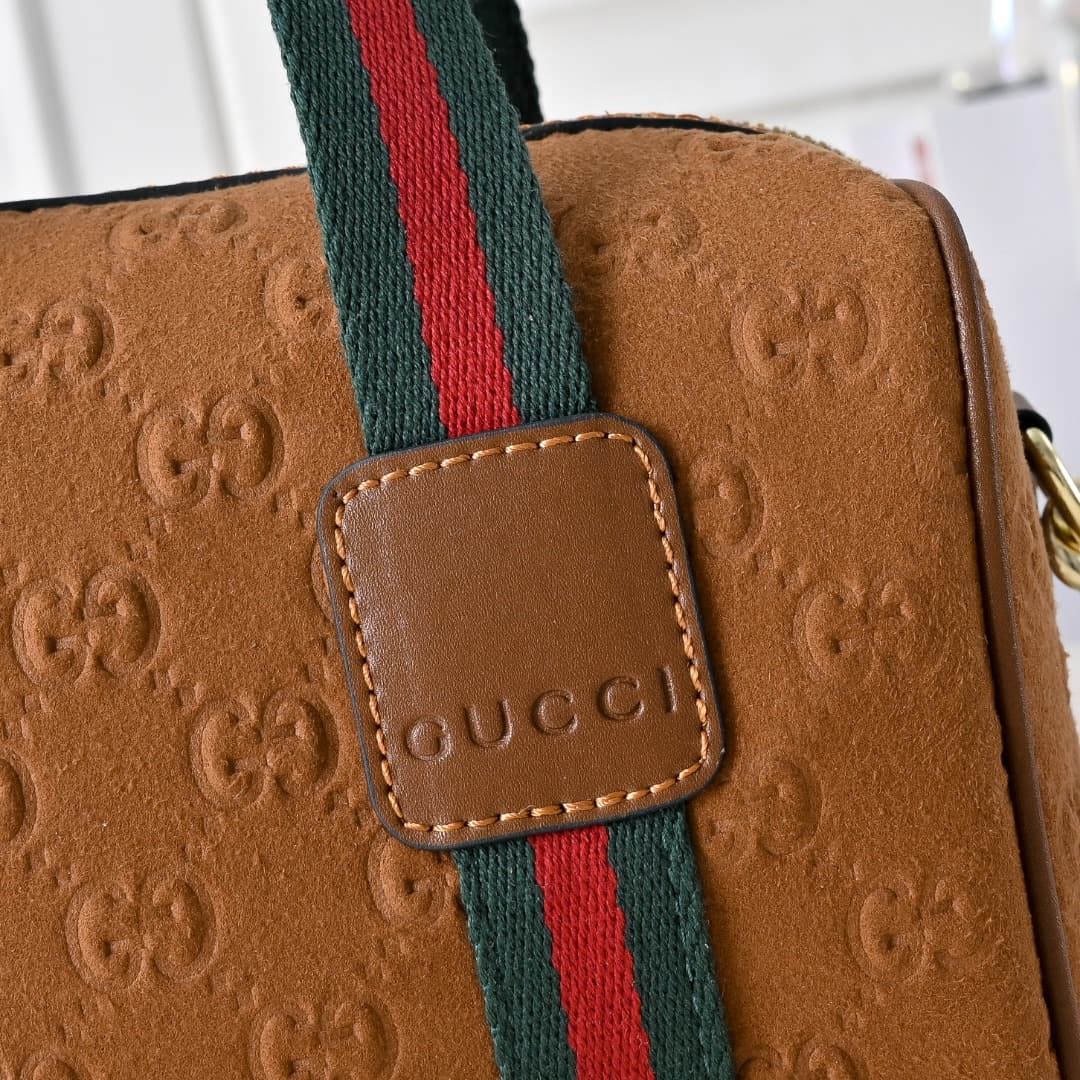 C3893 [Factory Direct Sale] Upgraded version. Inspired by Gucci’s iconic travel bag design, the brand has introduced the Mini GG handbag. This handbag is made from soft GG monogram cotton fabric; it features a Web strap handle and a detachable shoulder st — image 5