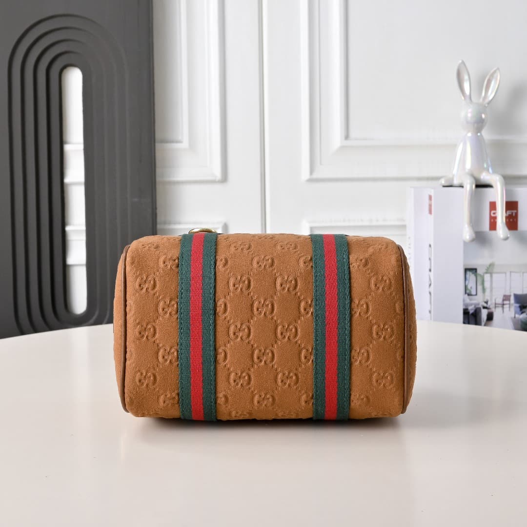 C3893 [Factory Direct Sale] Upgraded version. Inspired by Gucci’s iconic travel bag design, the brand has introduced the Mini GG handbag. This handbag is made from soft GG monogram cotton fabric; it features a Web strap handle and a detachable shoulder st — image 4