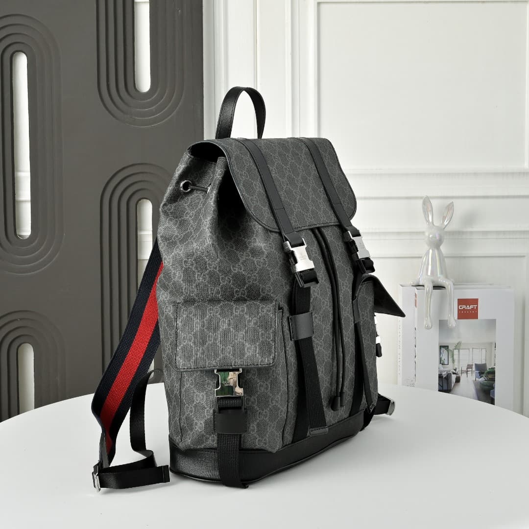 C3881 [Exclusive Background] Real-life photos, an upgraded version of the original design 🔥 The classic GG Supreme canvas is known for its soft texture and stretchability. It is one of those classic fabrics that remain vibrant over time despite being used — image 2