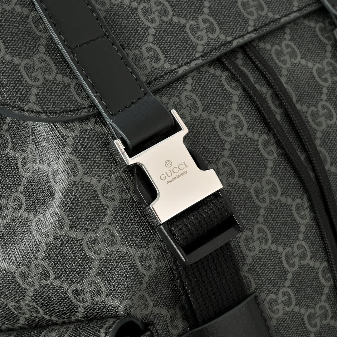 C3881 [Exclusive Background] Real-life photos, an upgraded version of the original design 🔥 The classic GG Supreme canvas is known for its soft texture and stretchability. It is one of those classic fabrics that remain vibrant over time despite being used — image 5