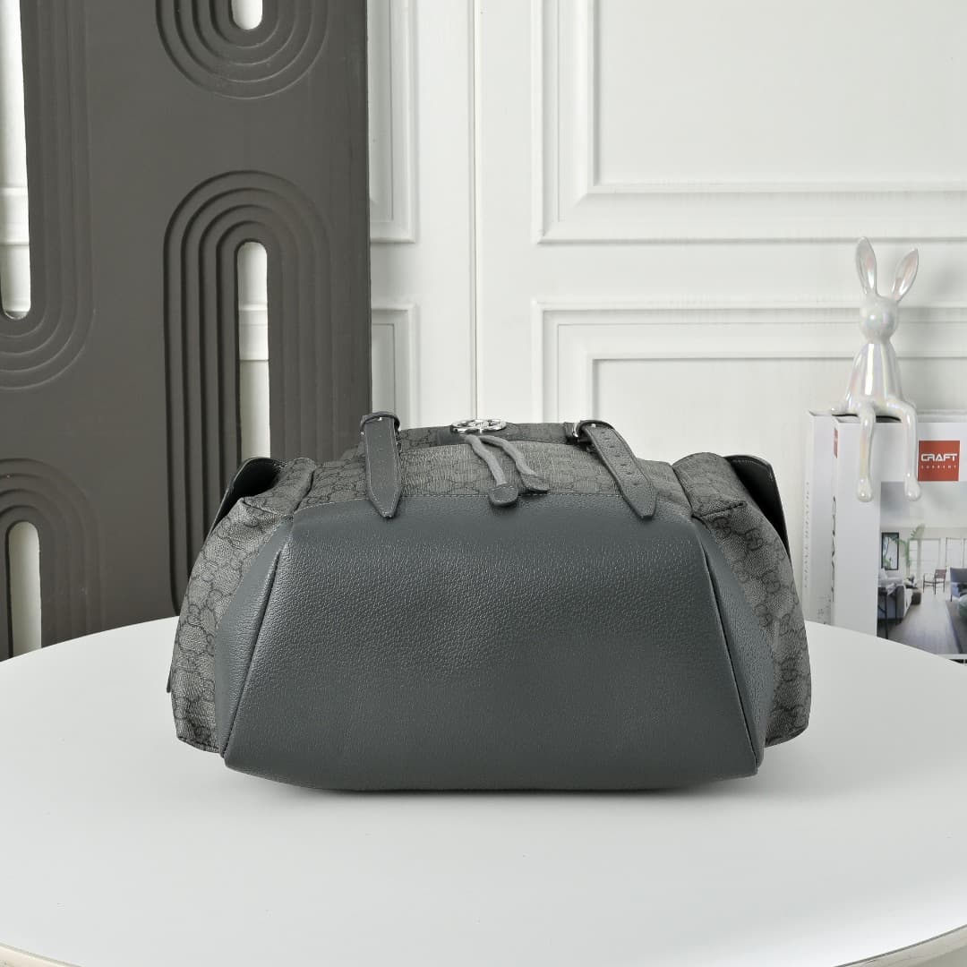 C3883 [Exclusive Background] Real-life photos, original version upgraded 🔥 High-quality artificial canvas combined with distinct high-tech mesh details; the design concept is inspired by mountain climbing. The two distinctive brand elements—patterns and s — image 4