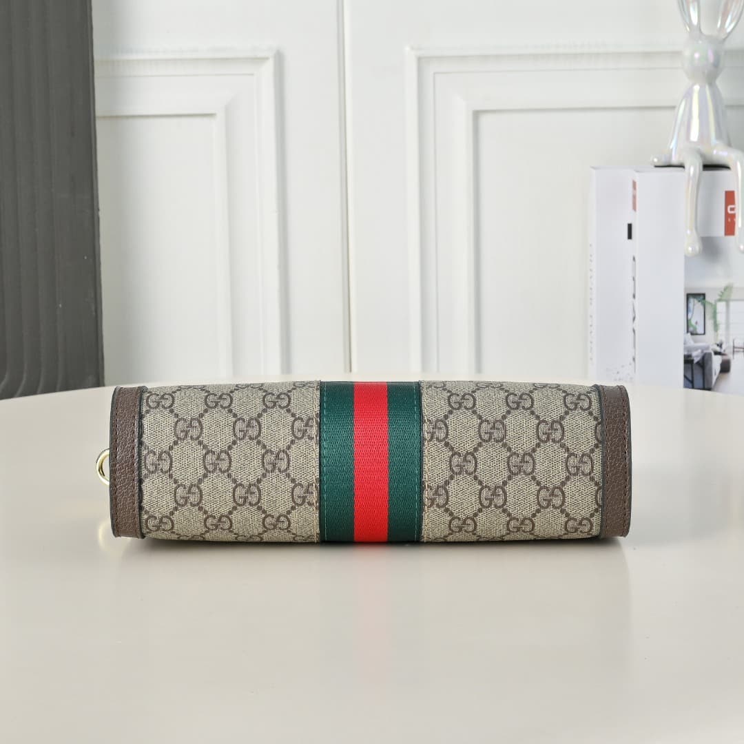C3973 [Exclusive Background] Real photos of the product; original version upgraded 🔥 Ophidia collection with embroidered ribbed stripes, highlighting a vintage/retro design. The style has a structured look, securely closed with magnetic buttons, with leat — image 4