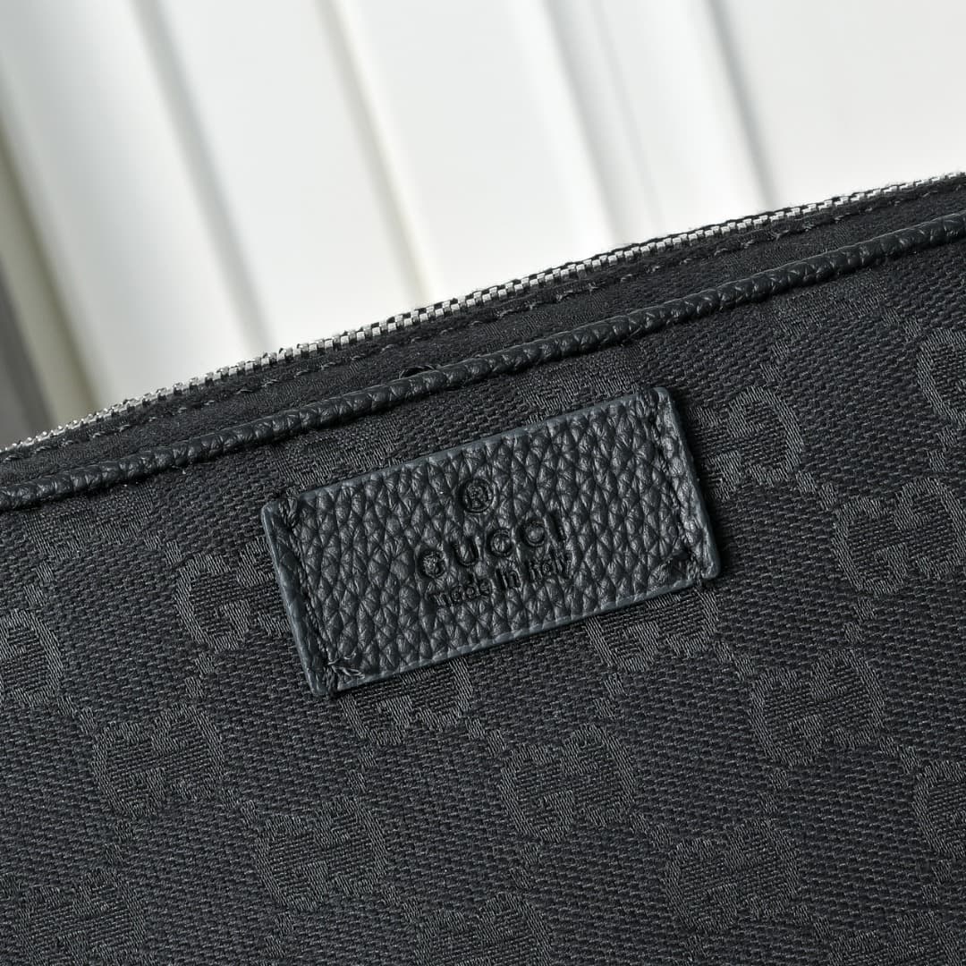 C3904 [Exclusive Background] Real-life photos of the product; an upgraded version of the Gucci backpack with canvas and leather materials, and double G prints with zippers — image 6