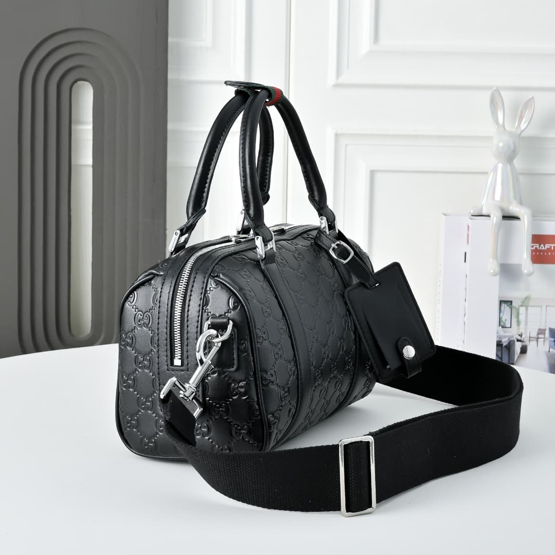 C3899 [Exclusive Background] Real photos of the product, original version upgraded 🔥 Super Double G collection. From everyday wear to special occasions, various patterns that the brand loves add extra charm to these new leather items. This handbag is craf — image 3