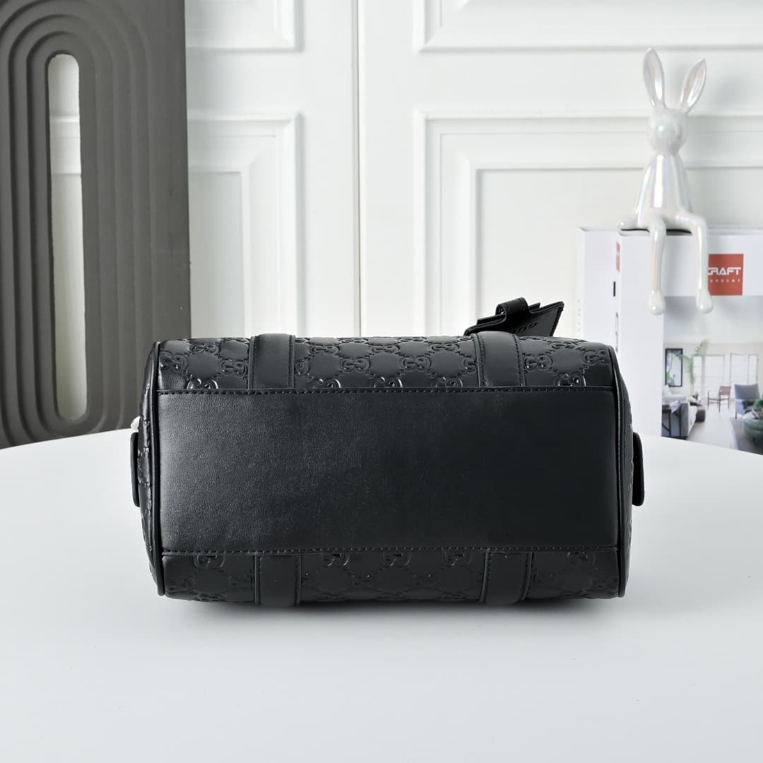 C3899 [Exclusive Background] Real photos of the product, original version upgraded 🔥 Super Double G collection. From everyday wear to special occasions, various patterns that the brand loves add extra charm to these new leather items. This handbag is craf — image 4
