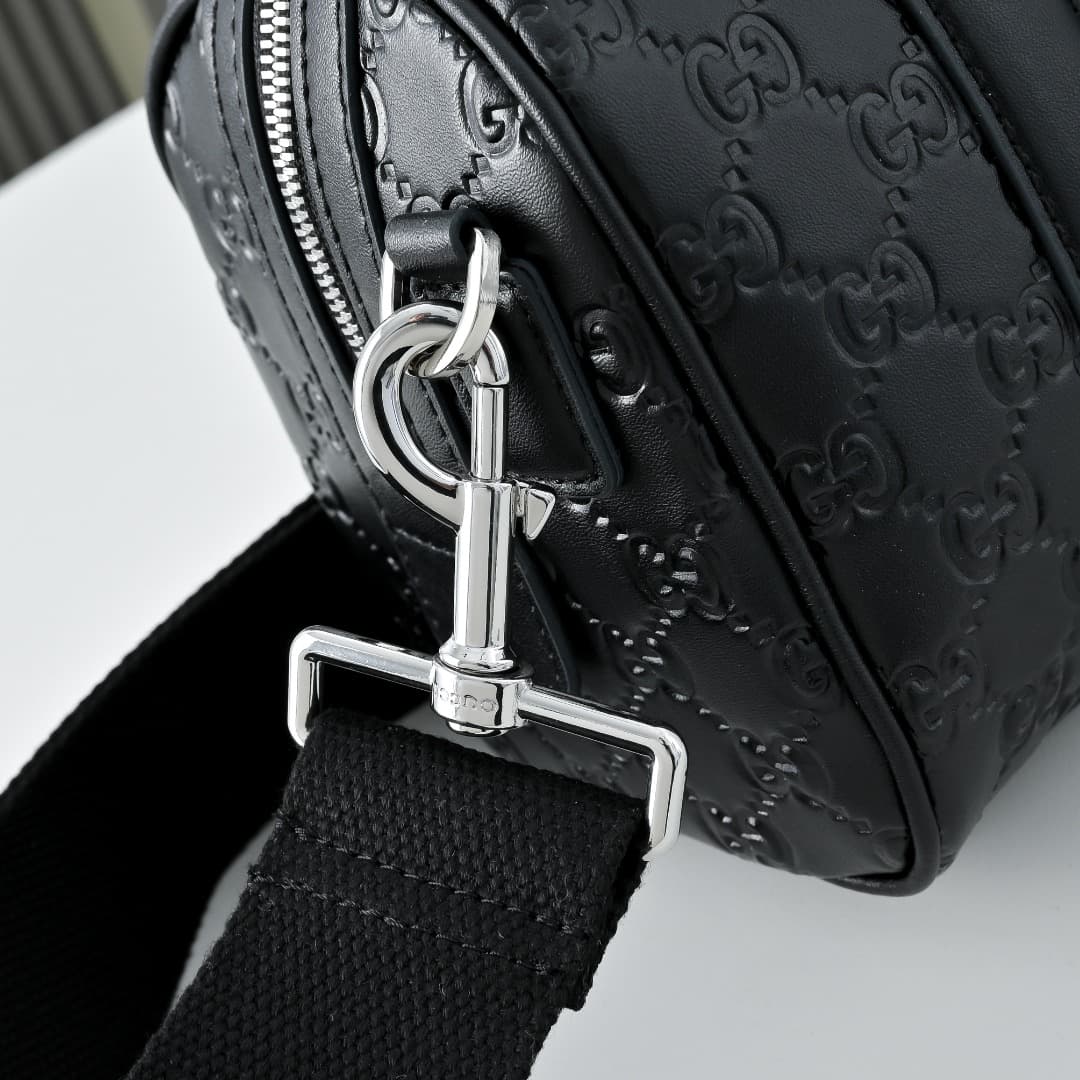 C3899 [Exclusive Background] Real photos of the product, original version upgraded 🔥 Super Double G collection. From everyday wear to special occasions, various patterns that the brand loves add extra charm to these new leather items. This handbag is craf — image 5