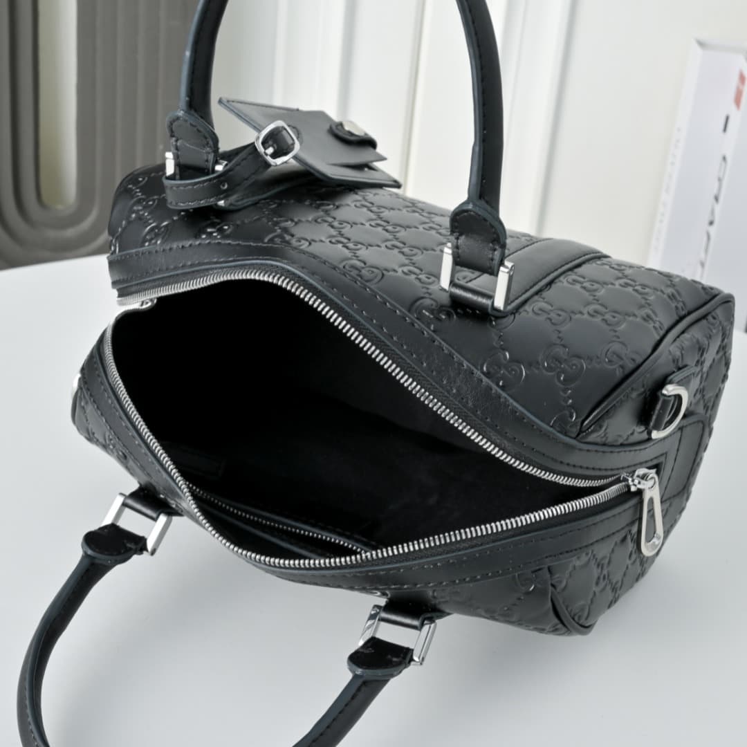 C3899 [Exclusive Background] Real photos of the product, original version upgraded 🔥 Super Double G collection. From everyday wear to special occasions, various patterns that the brand loves add extra charm to these new leather items. This handbag is craf — image 8