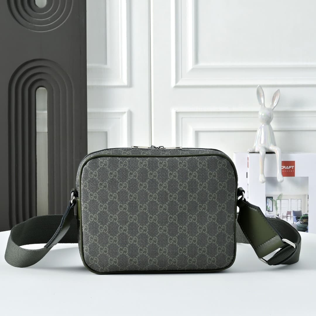 C3900 [Exclusive Background] Real-life photos, original version upgraded 🔥 Small-sized GG crossbody bag – selected from the Early Autumn collection. It’s an ideal choice for everyday styling. The accessories feature a classic letter pattern, interpreting  — image 2
