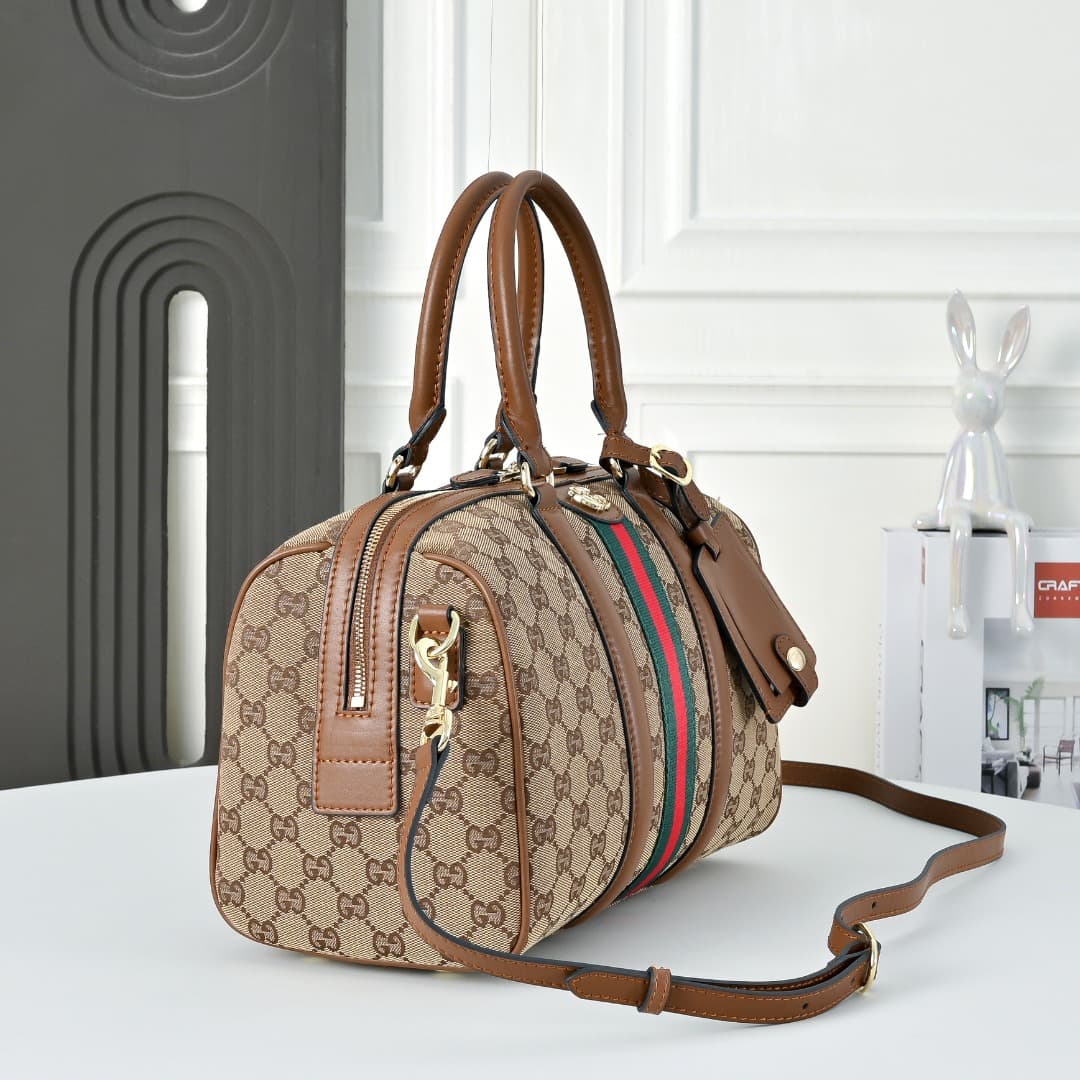 C3897 [Exclusive Background] Real-life photos, original upgraded version 🔥 Super Double G collection. From daily wear to special occasions, various patterns loved by the brand add extra charm to these new leather items. This handbag is crafted from black  — image 2