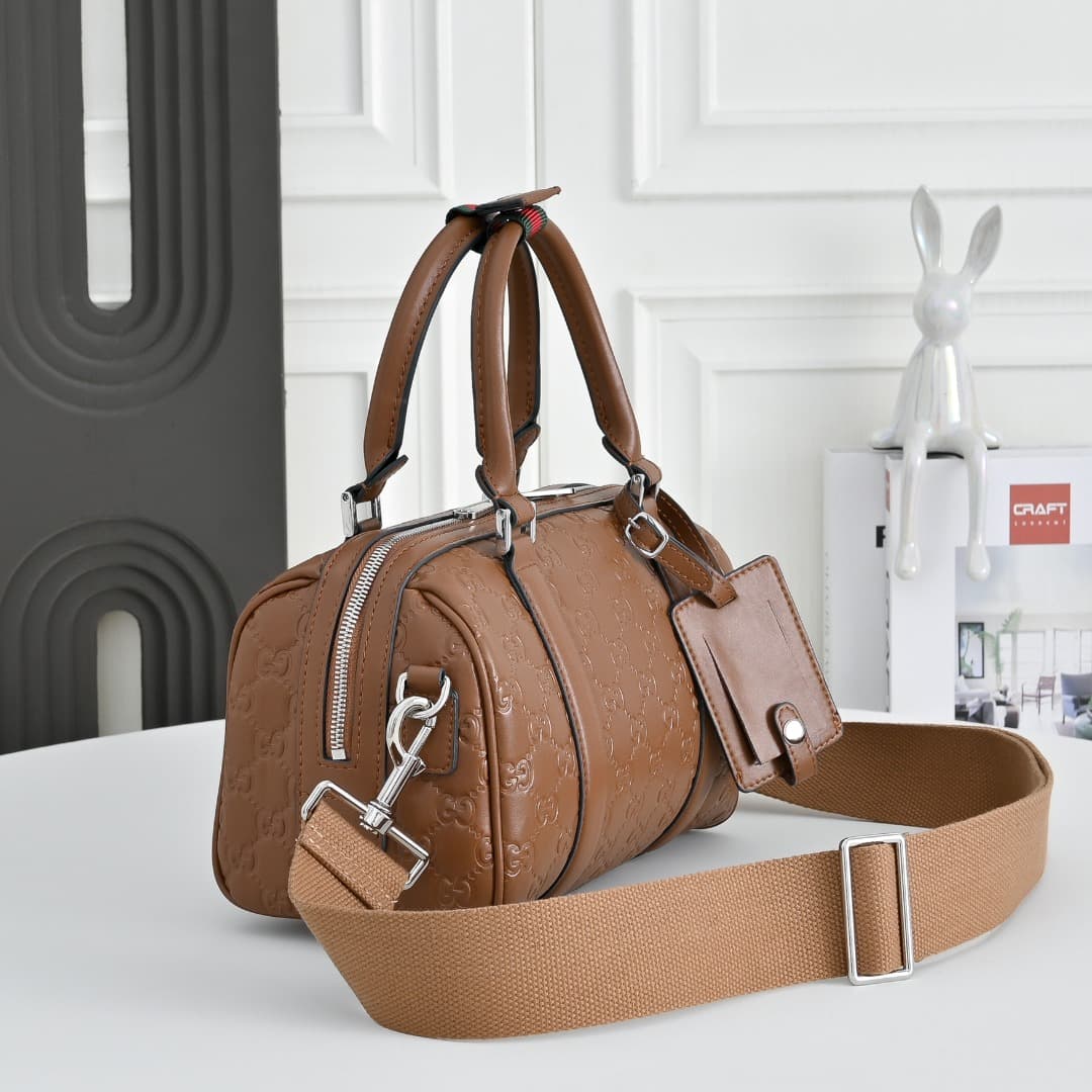 C3898 [Exclusive Background] Real-life photos, original version upgraded 🔥 Super Double G series – from everyday wear to special occasions, the various patterns beloved by the brand add extra charm to these new leather items. This handbag is crafted from  — image 3