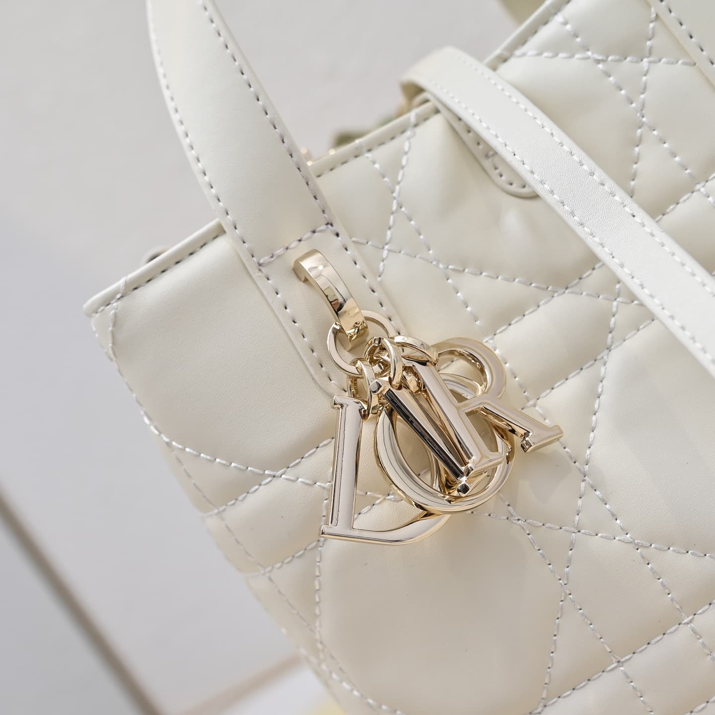 C1807 In stock!! — image 3