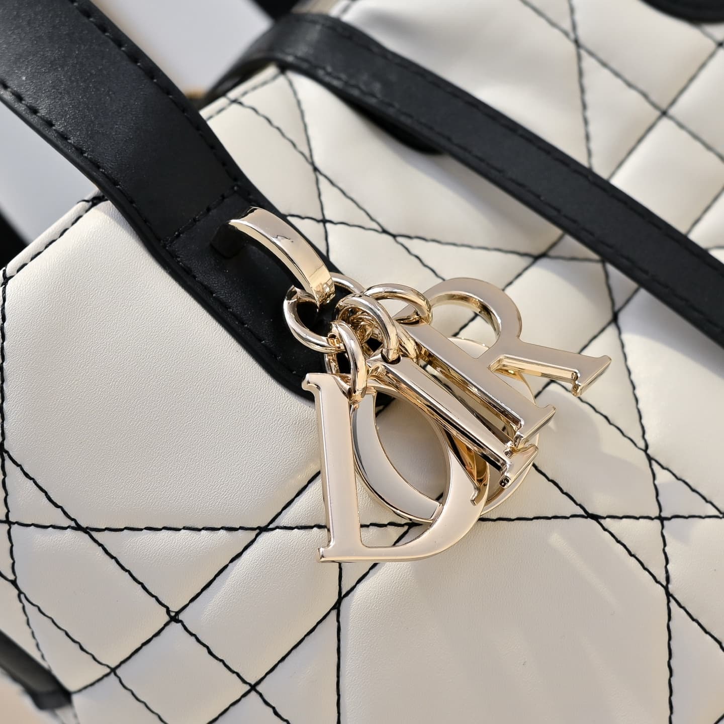C1804 In stock!! — image 4