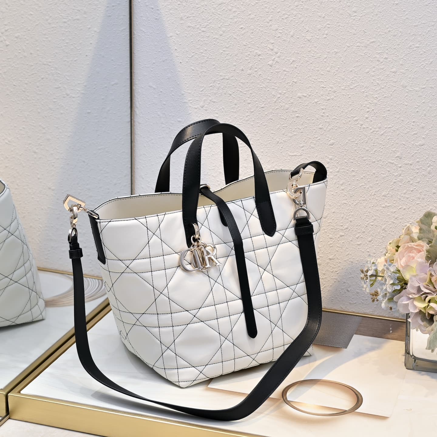 C1800 In stock!! — image 2