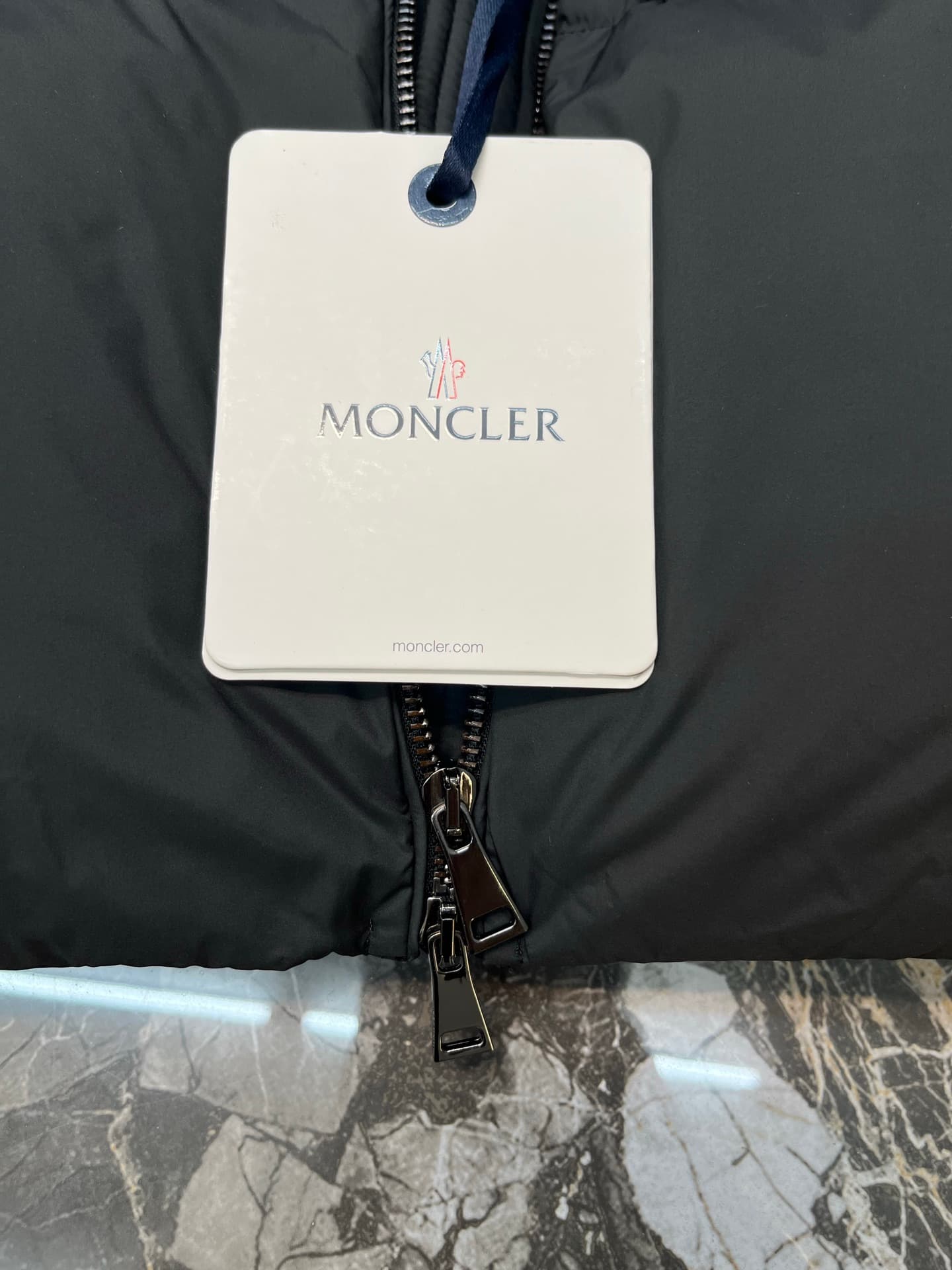 C11100 MONER/MC Disney Princesses on the Run collection – Long-waist, winter-specific new item for women. A must-have trendy item! The long-waist down jacket features a classic design in a fresh proportion, showcasing an impeccable fashion style. Product  — image 8