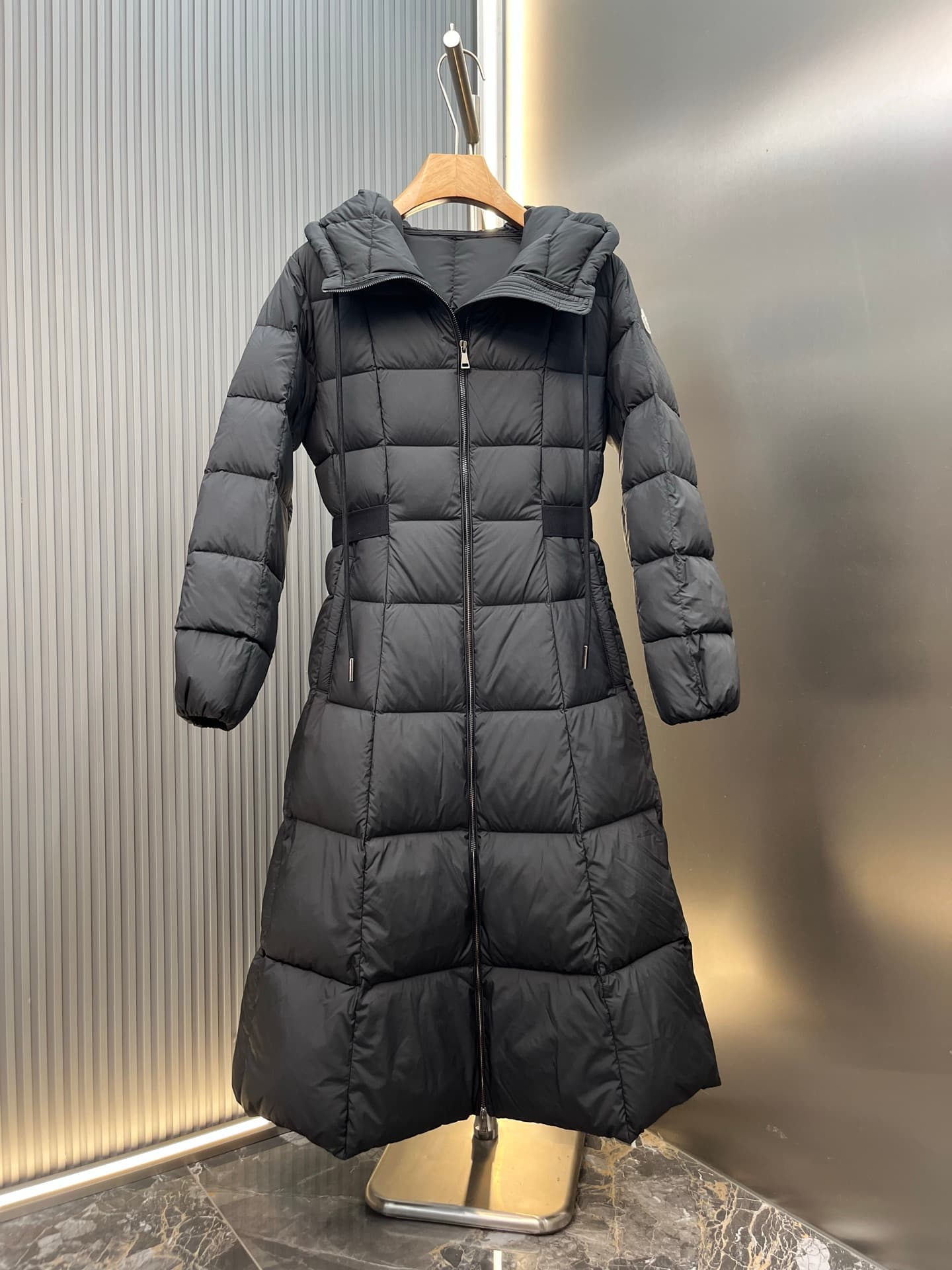 C11100 MONER/MC Disney Princesses on the Run collection – Long-waist, winter-specific new item for women. A must-have trendy item! The long-waist down jacket features a classic design in a fresh proportion, showcasing an impeccable fashion style. Product  — image 5
