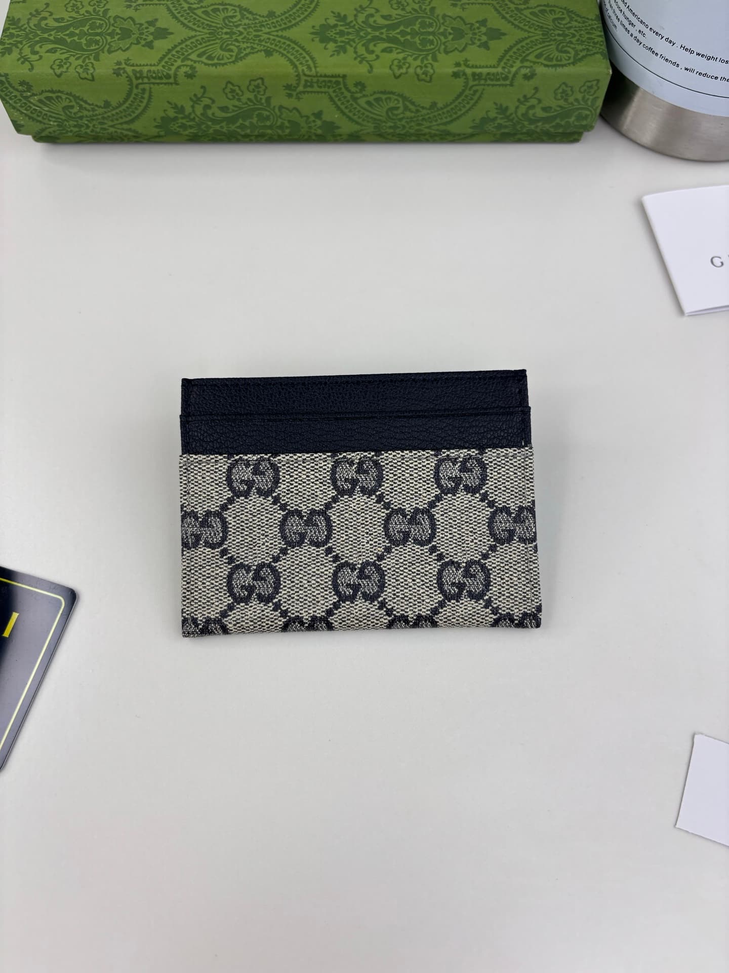 C3963 Generation Gucci explores the brand’s collectible elements in depth, blending designs from different generations into a cohesive aesthetic narrative. The Gucci Essence Classic collection is designed for a dynamic lifestyle. Each item features a ligh — image 6