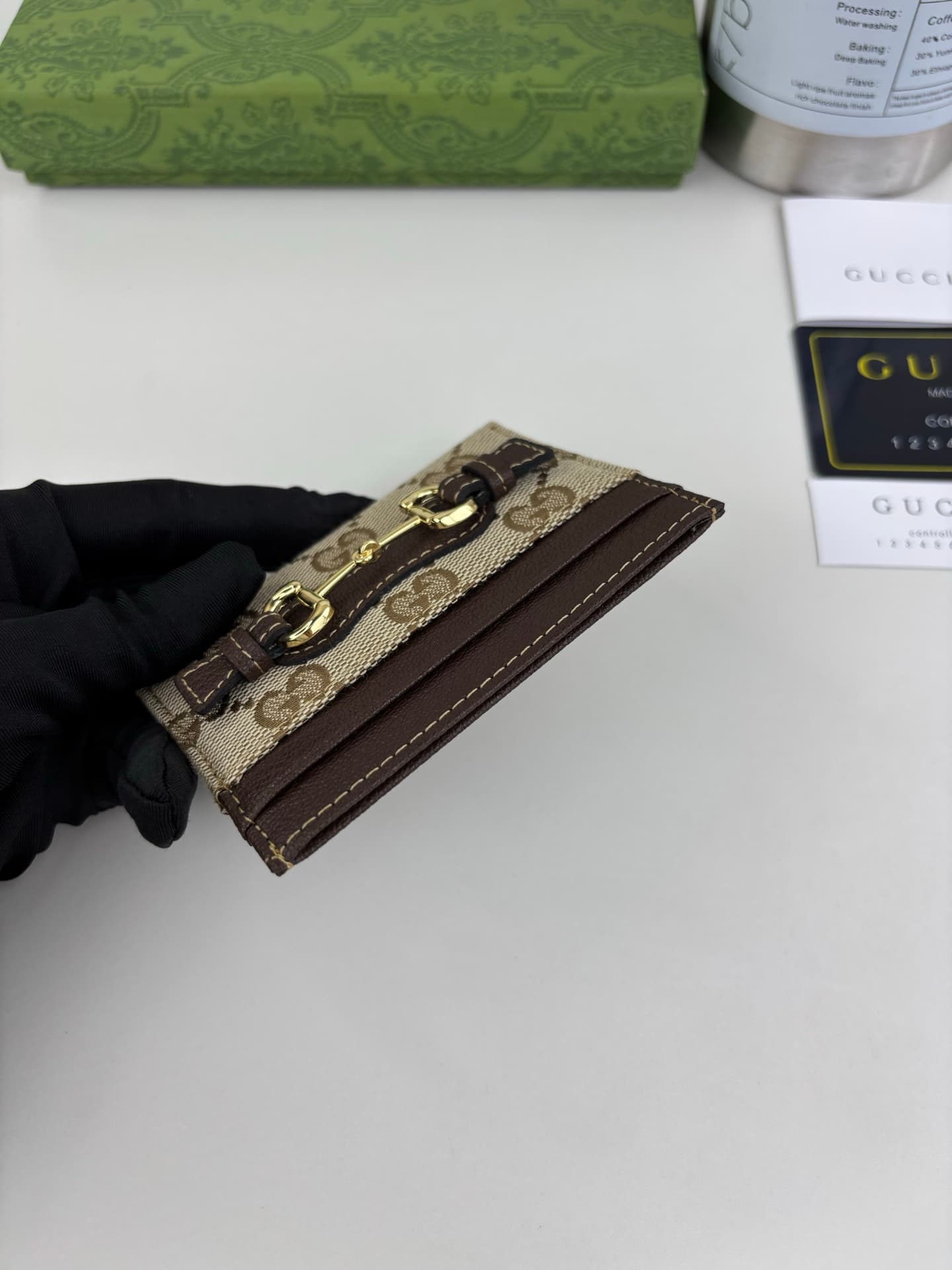 C3959 Generation Gucci delves deep into the brand’s collectibles, blending designs from different generations into a cohesive aesthetic narrative. The Gucci Essence Classic collection is designed for a dynamic lifestyle. Each item features a lightweight a — image 3