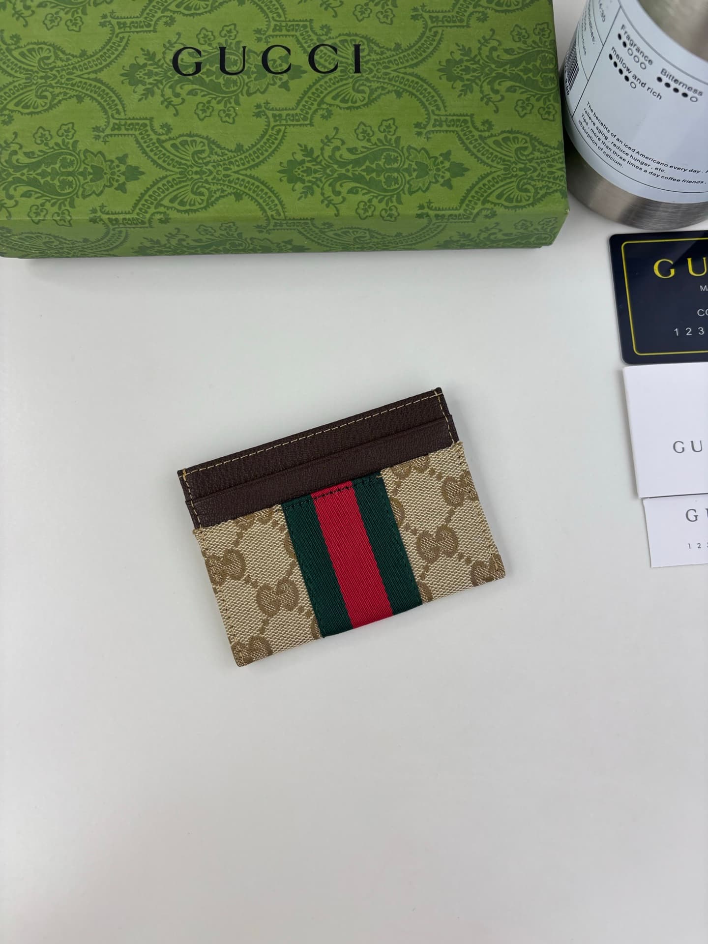 C3958 Generation Gucci explores the brand’s collectibles in depth, blending designs from different generations into a cohesive aesthetic narrative. The Gucci Essence Classic collection is designed for a dynamic lifestyle. Each item features a lightweight  — image 6