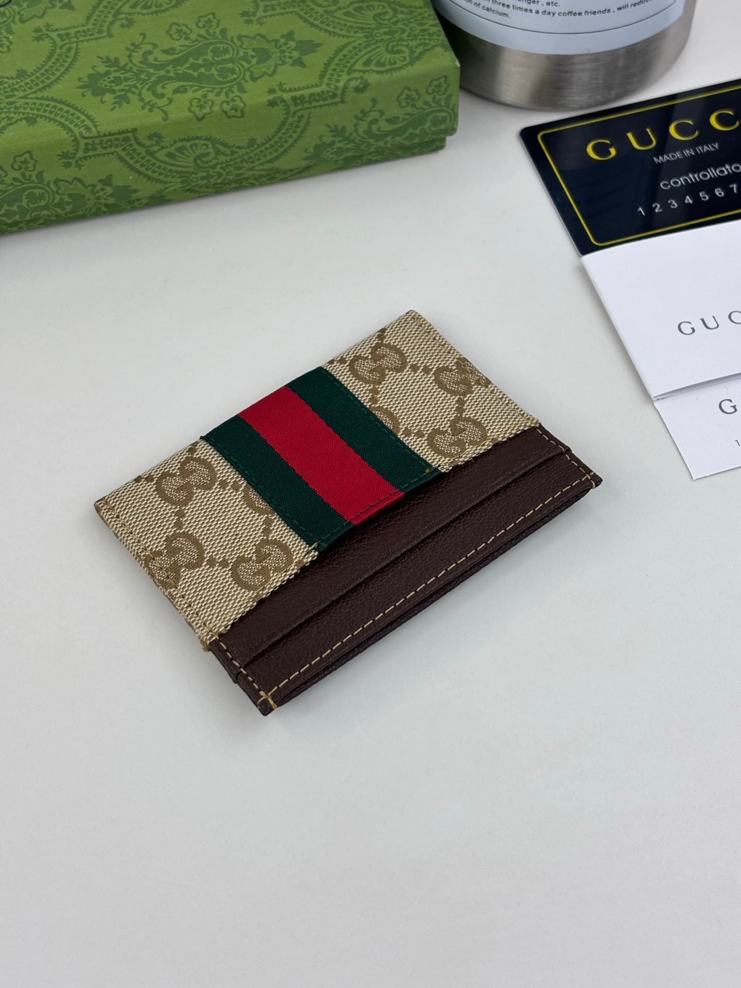 C3958 Generation Gucci explores the brand’s collectibles in depth, blending designs from different generations into a cohesive aesthetic narrative. The Gucci Essence Classic collection is designed for a dynamic lifestyle. Each item features a lightweight  — image 2