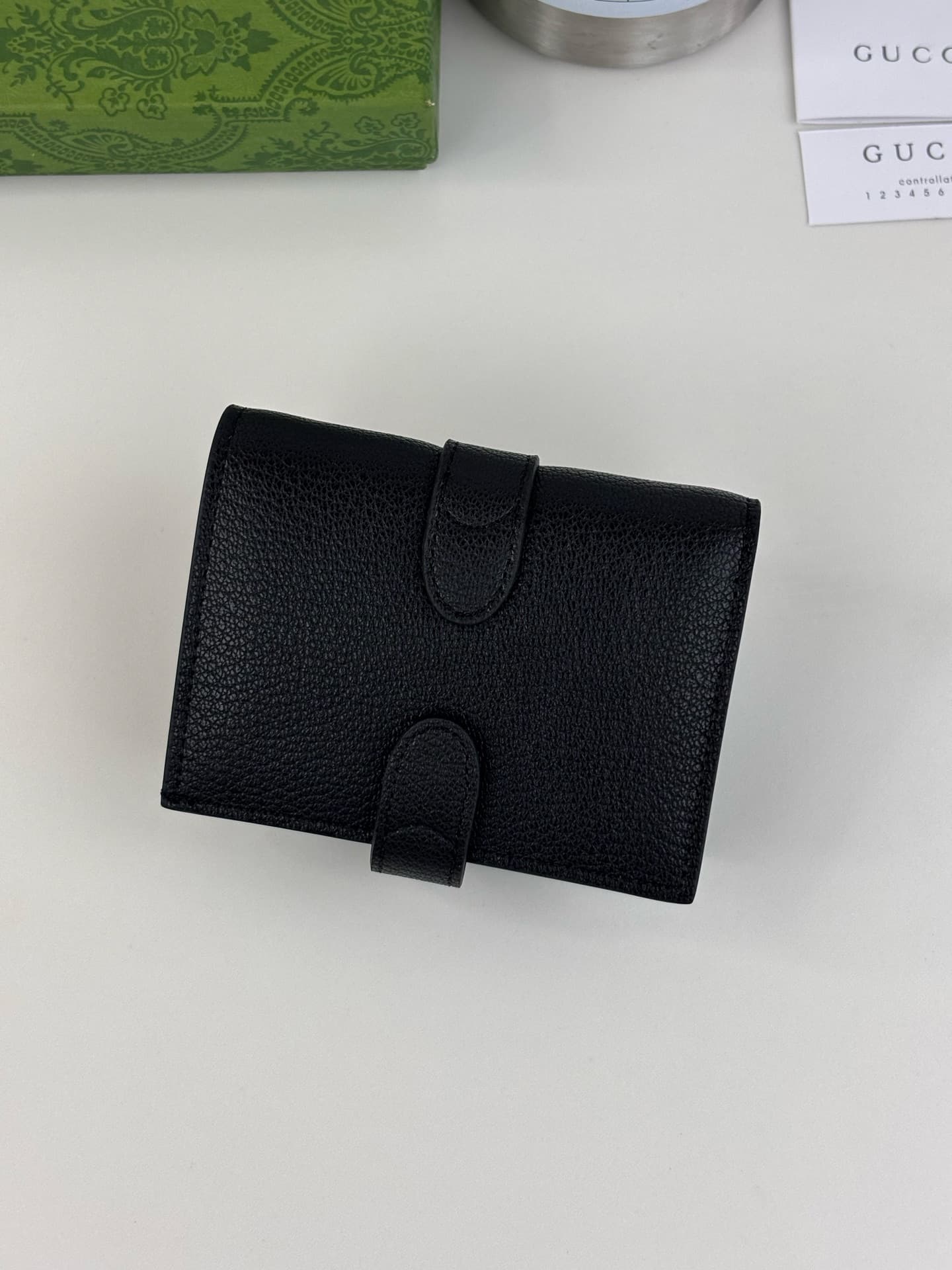 C3953 GUCCl2026 spring/summer collection is now available! The new small accessories collection pays tribute to the Gucci Jackie style. The bags feature modern designs that reinterpret the classics. The bags are made of soft sheepskin fabric, with golden- — image 2