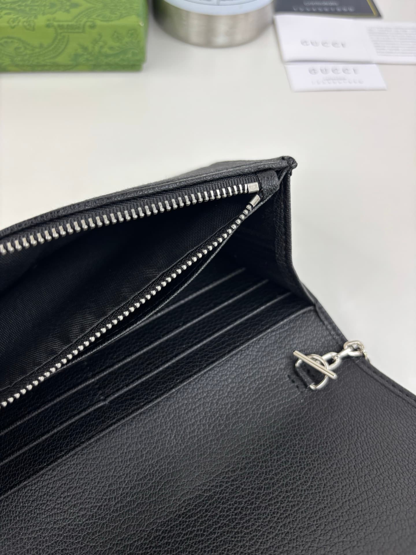 C3952 90GUCCl2026 The  collection/series has just been launched. The new compact leather design pays tribute to the Jackie 1961 series with a modern aesthetic. This handbag is crafted from lightweight yet structured GG canvas, featuring piston closures an — image 6