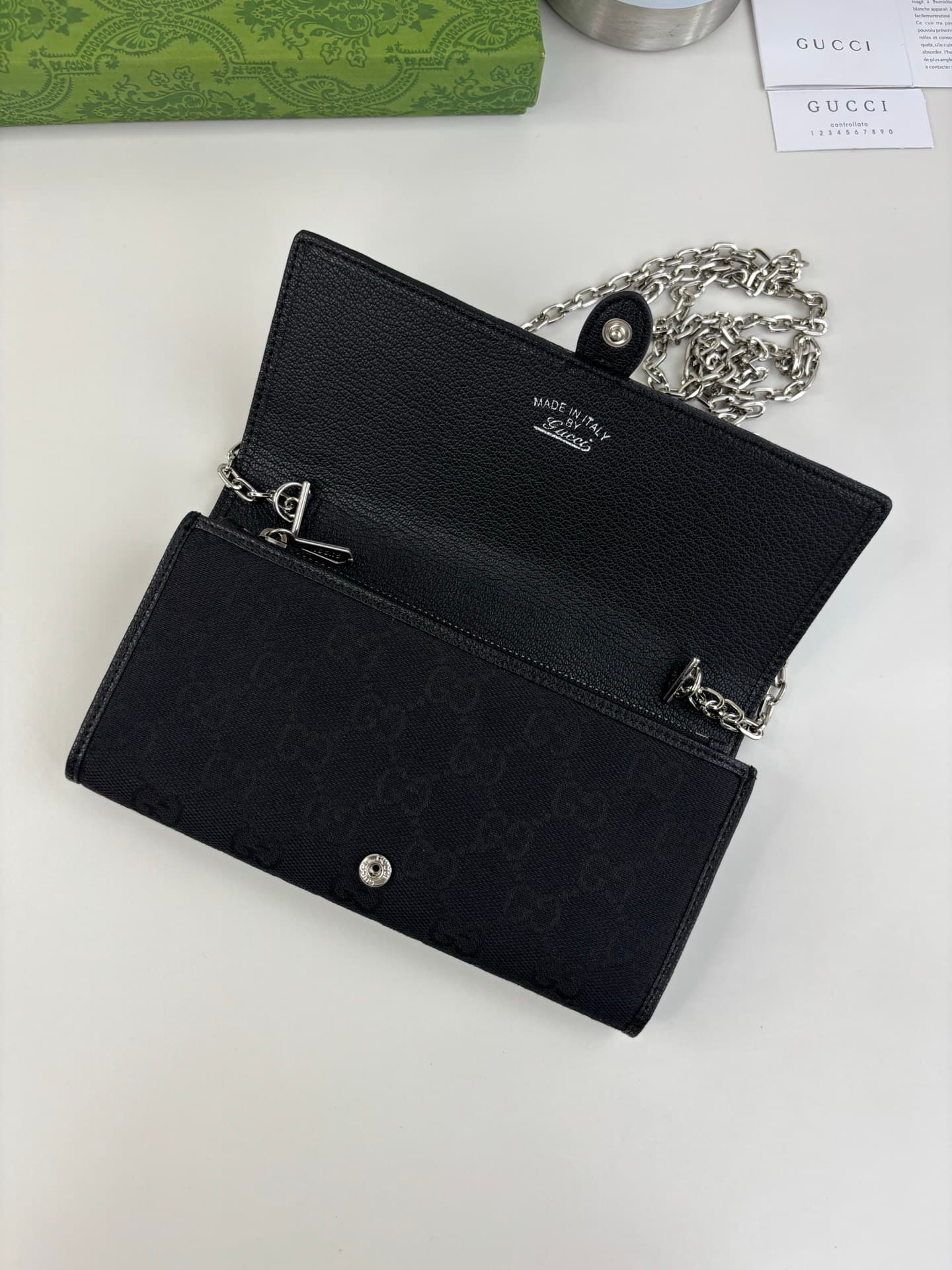 C3952 90GUCCl2026 The  collection/series has just been launched. The new compact leather design pays tribute to the Jackie 1961 series with a modern aesthetic. This handbag is crafted from lightweight yet structured GG canvas, featuring piston closures an — image 4