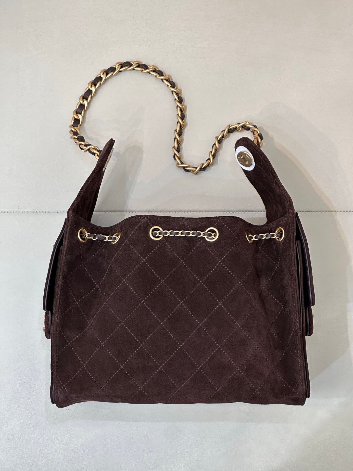 C720 5293 It’s always a pleasant surprise when Chanel introduces new products, and this year is no exception! The looks of Chanel’s 25C spring collection bags have reached an even higher level. — image 7