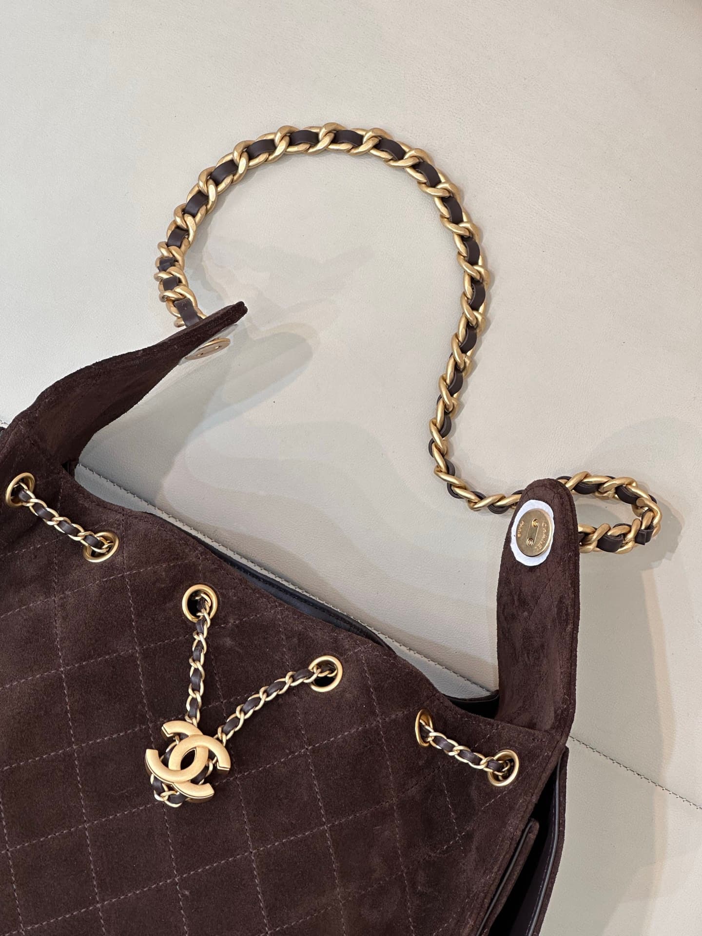 C720 5293 It’s always a pleasant surprise when Chanel introduces new products, and this year is no exception! The looks of Chanel’s 25C spring collection bags have reached an even higher level. — image 5