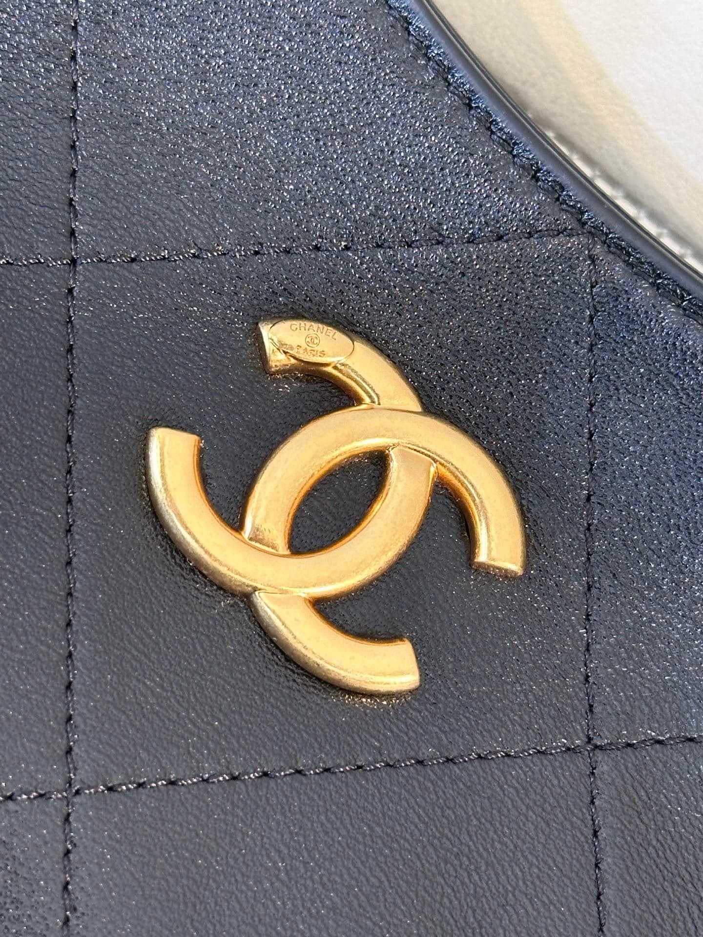 C711 5978 CHANEL 26C – New Spring collection of Hobo hippie bags. As soon as it’s released, it’s almost always out of stock! — image 4
