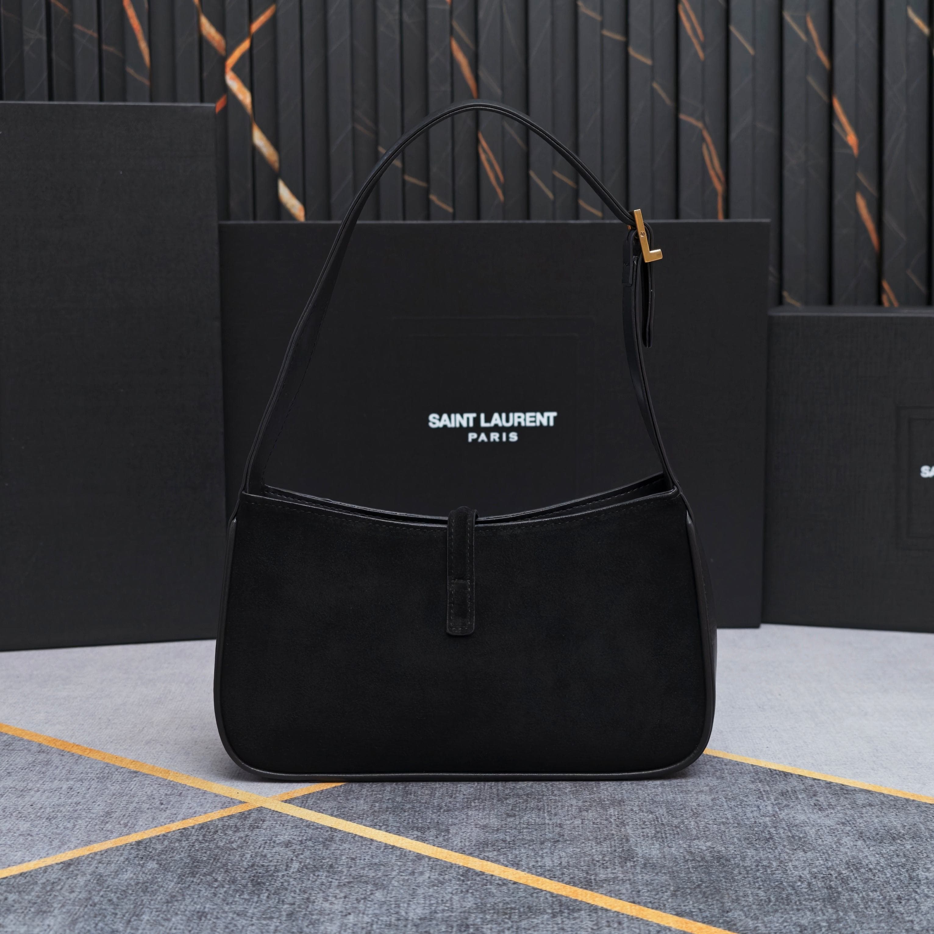 C8548 .657228 – Matte black bag with Le5A7 design. A must-have bag this year! Simple design with a metal logo; adjustable shoulder strap. Elegant and high-class in appearance. Lightweight and easy to pair with other items. Super beautiful! The bag has amp — image 3