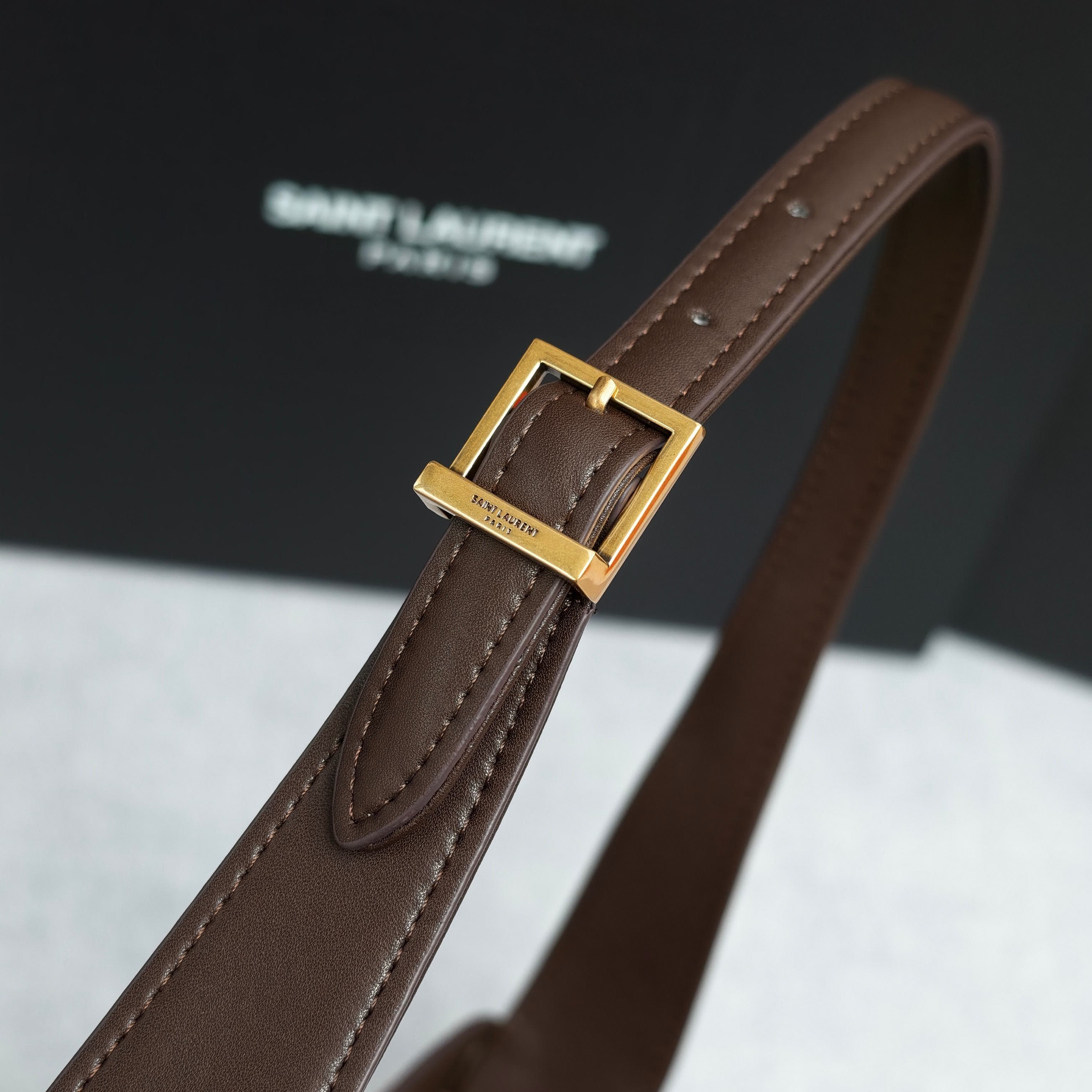 C8544 .657228 – Matte black lower cover, Le5A7 Bag. Highly recommended! One of this year’s best bags! Simple design with a metal logo; adjustable shoulder strap. Elegant and sophisticated in appearance. Lightweight and easy to pair with other items. Absol — image 7