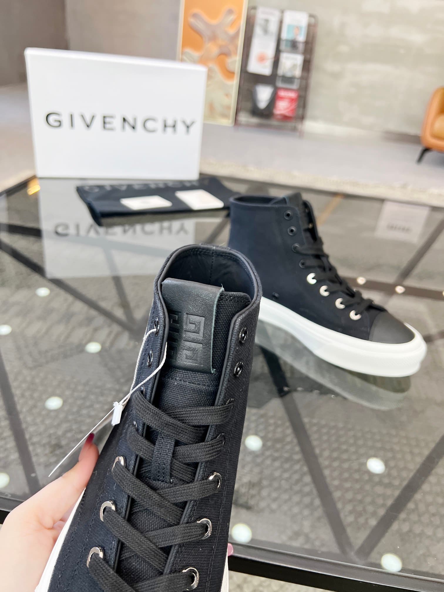 D9 real 💰   J  🔍 Top purchasing agents 🇮🇹 Ji Pao Street Couple 👫 New high top boots are coming, a super popular sports hot item in the counter. The original factory is equipped with Italian imported cowhide and fabric, with a classic appearance and a new  — image 7