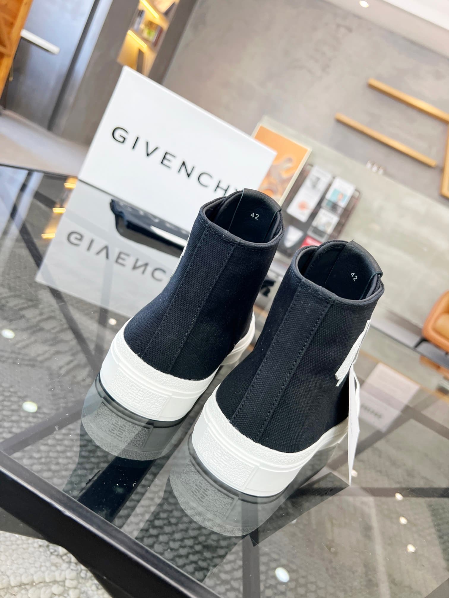 D9 real 💰   J  🔍 Top purchasing agents 🇮🇹 Ji Pao Street Couple 👫 New high top boots are coming, a super popular sports hot item in the counter. The original factory is equipped with Italian imported cowhide and fabric, with a classic appearance and a new  — image 8
